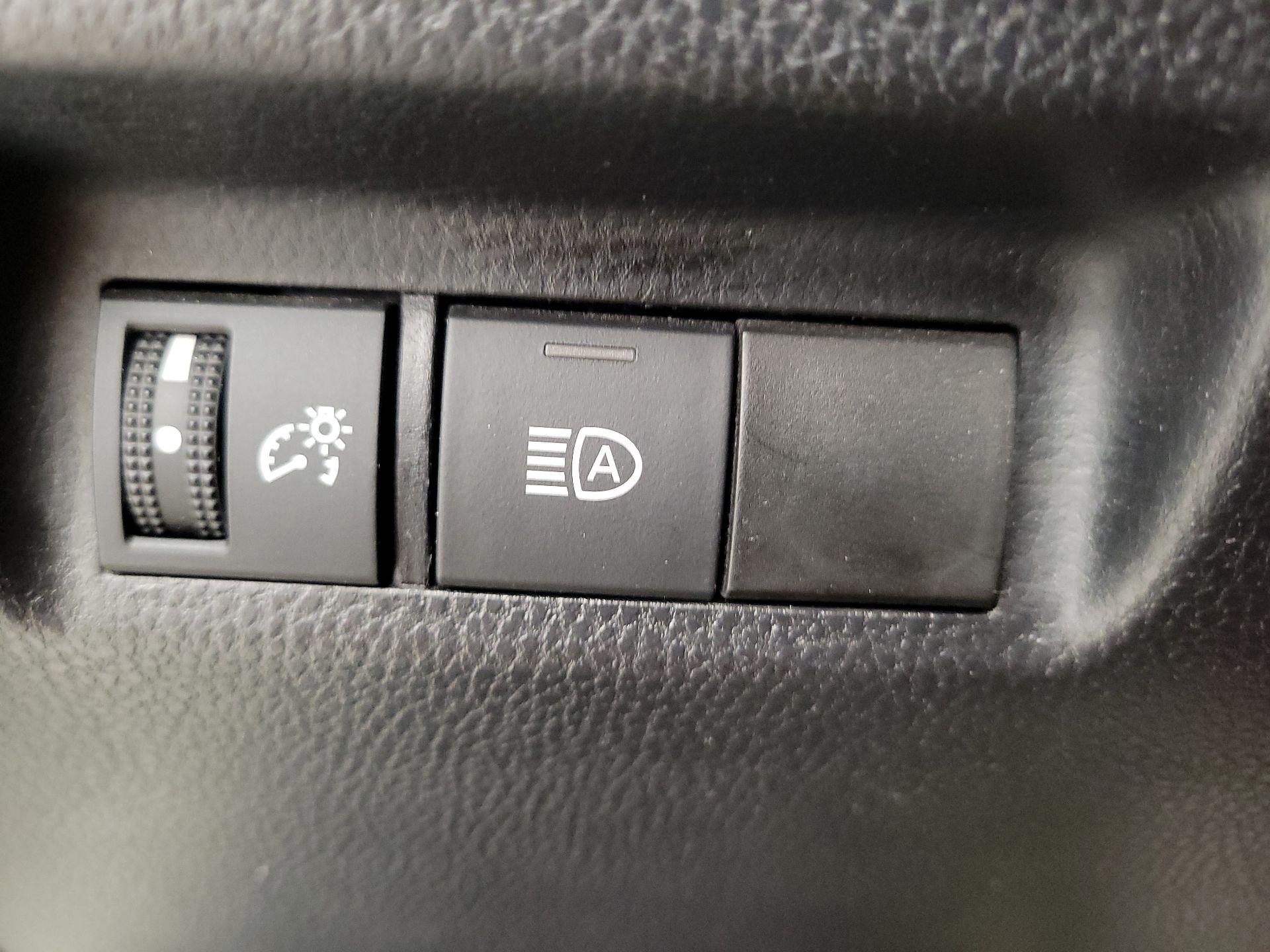 Thumbnail: 2021 Toyota RAV4 - 13
