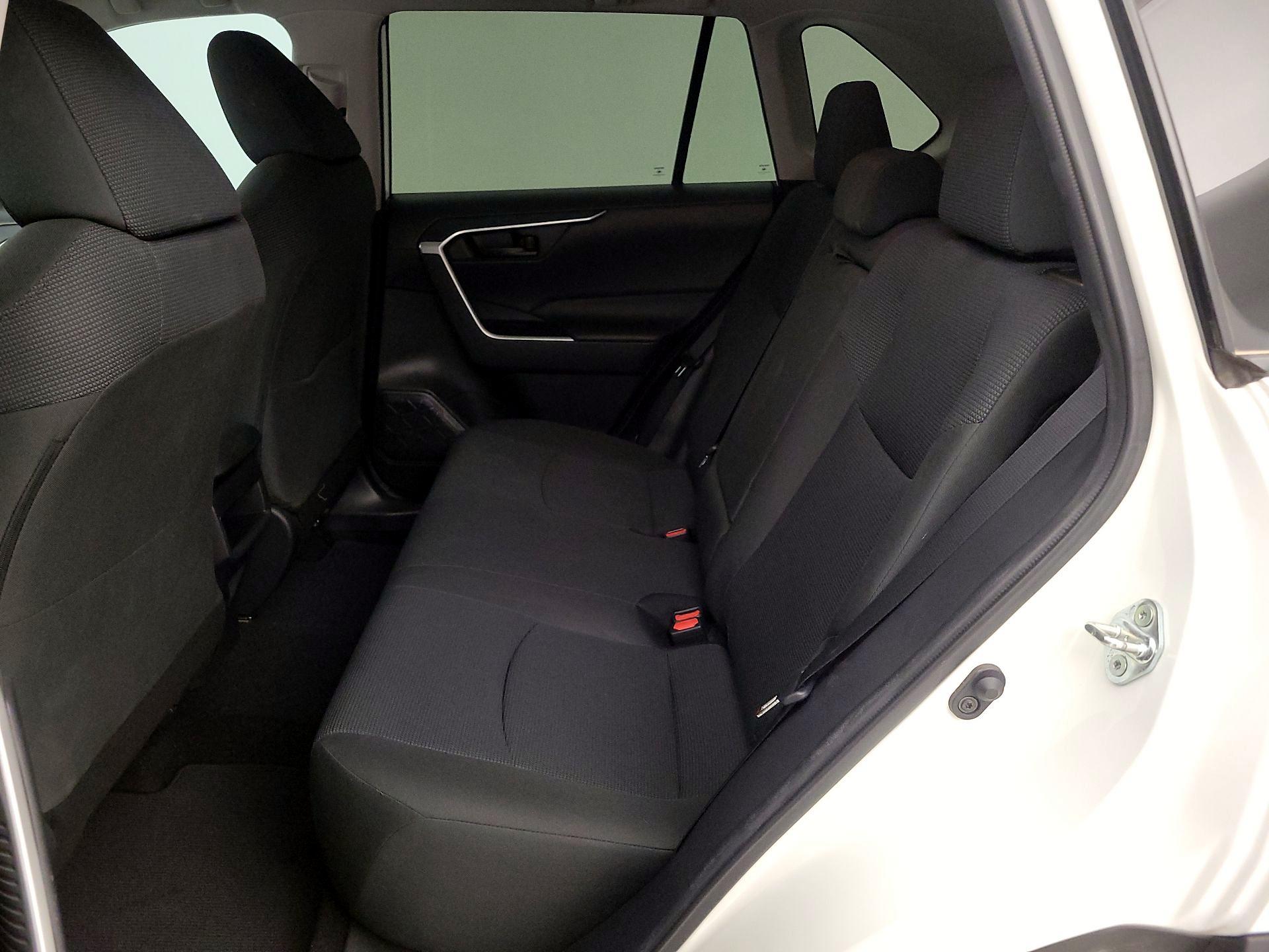 Thumbnail: 2021 Toyota RAV4 - 20