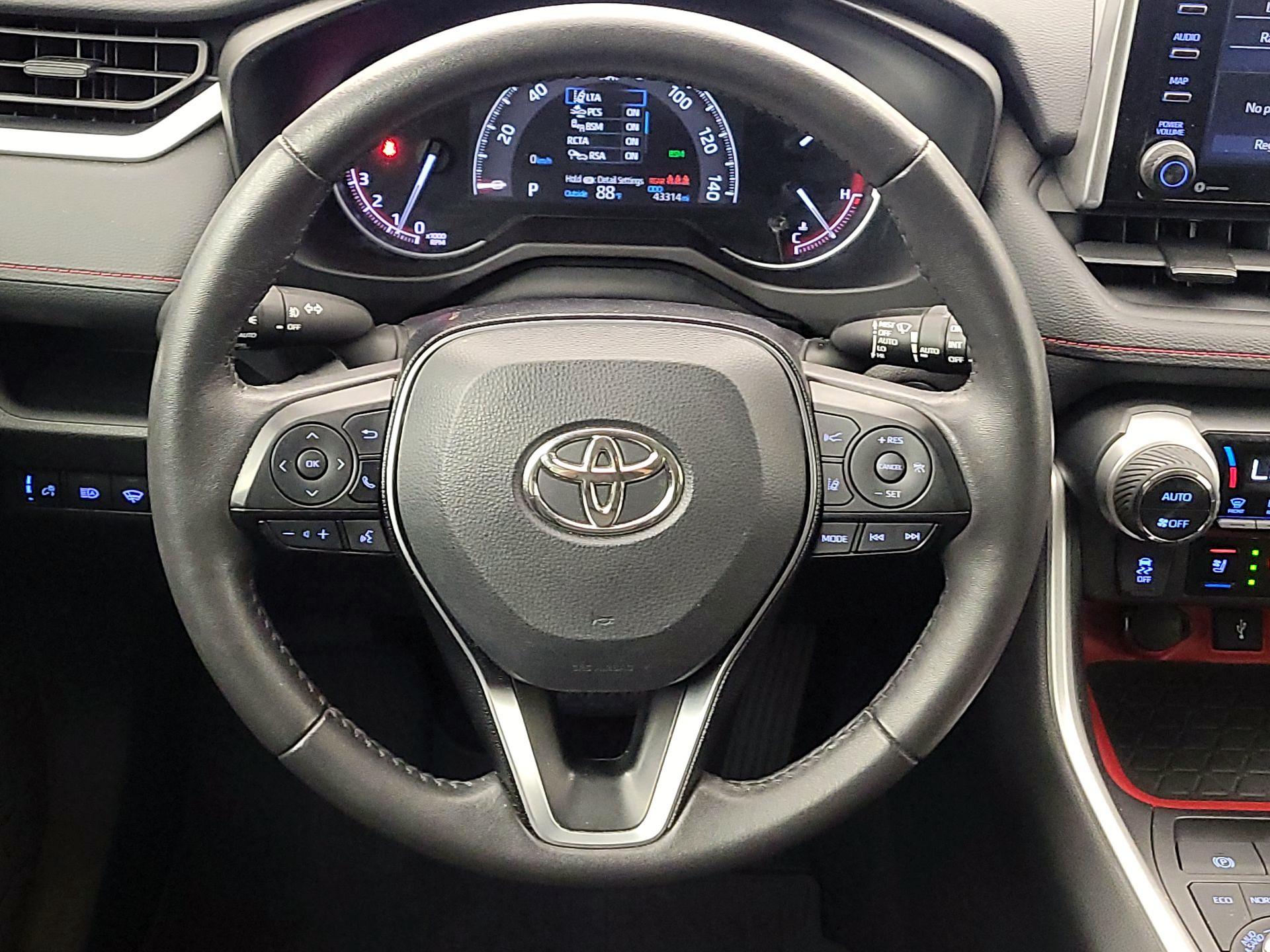 Thumbnail: 2021 Toyota RAV4 - 10