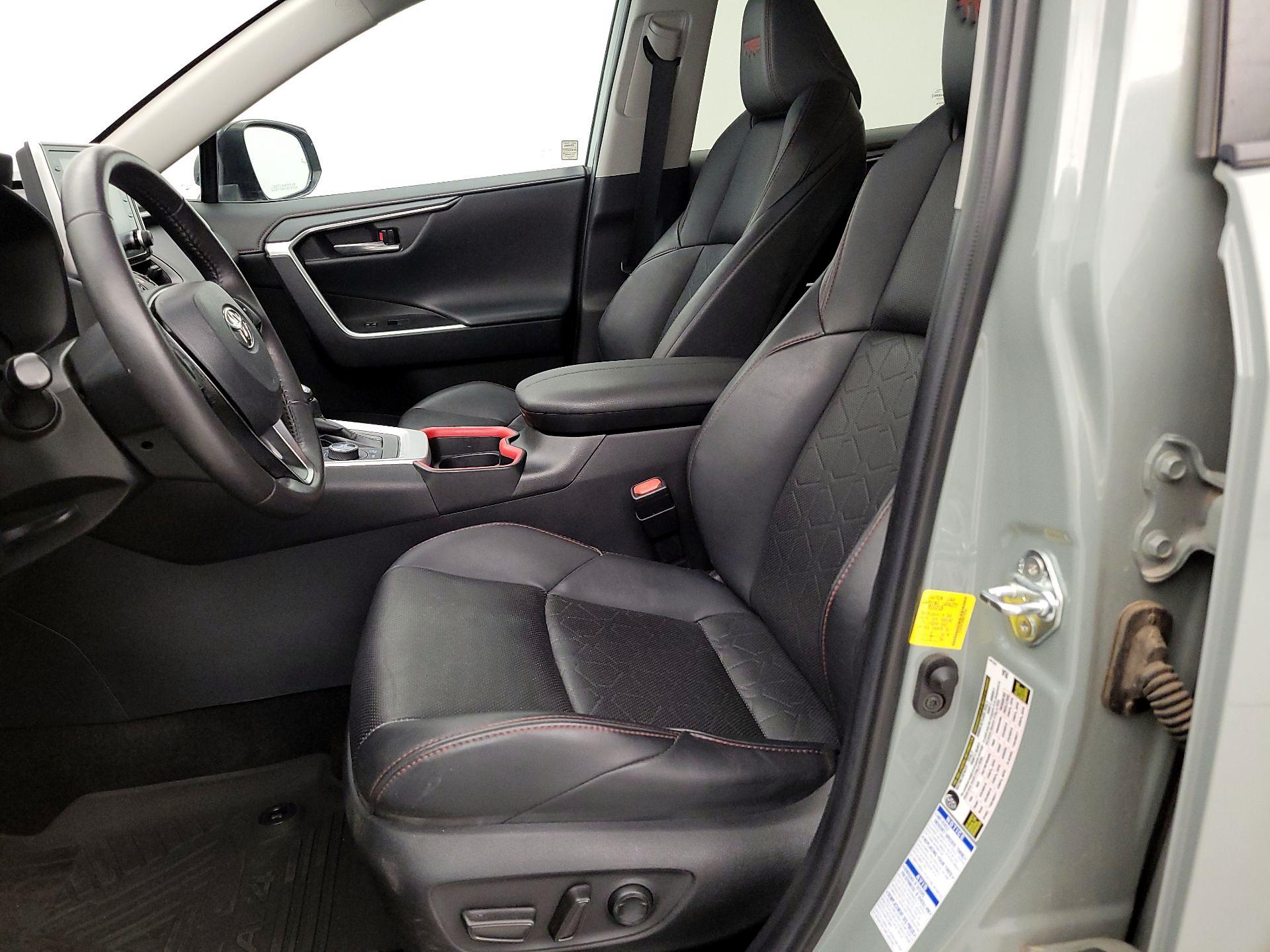 Thumbnail: 2021 Toyota RAV4 - 11