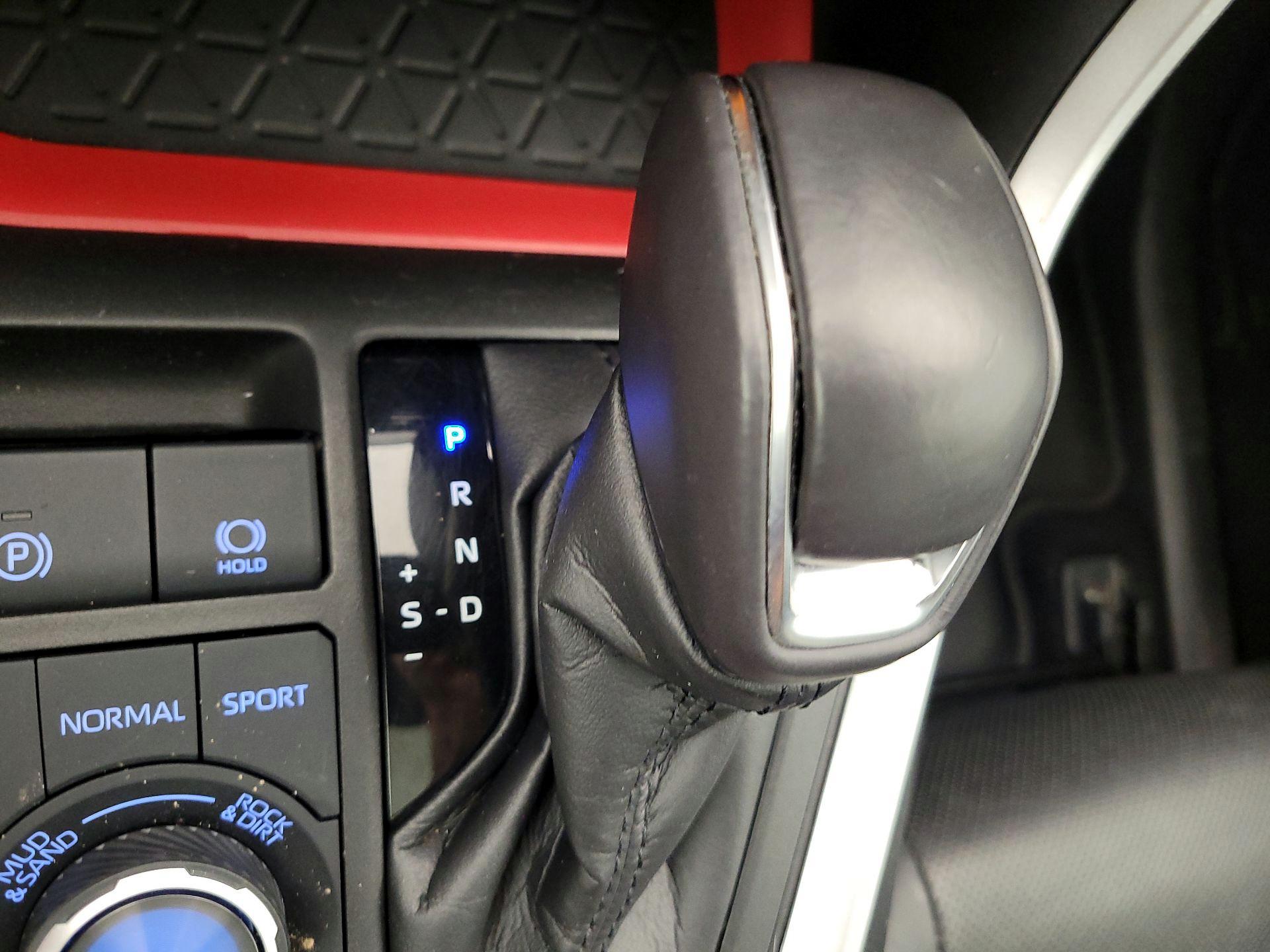 Thumbnail: 2021 Toyota RAV4 - 18