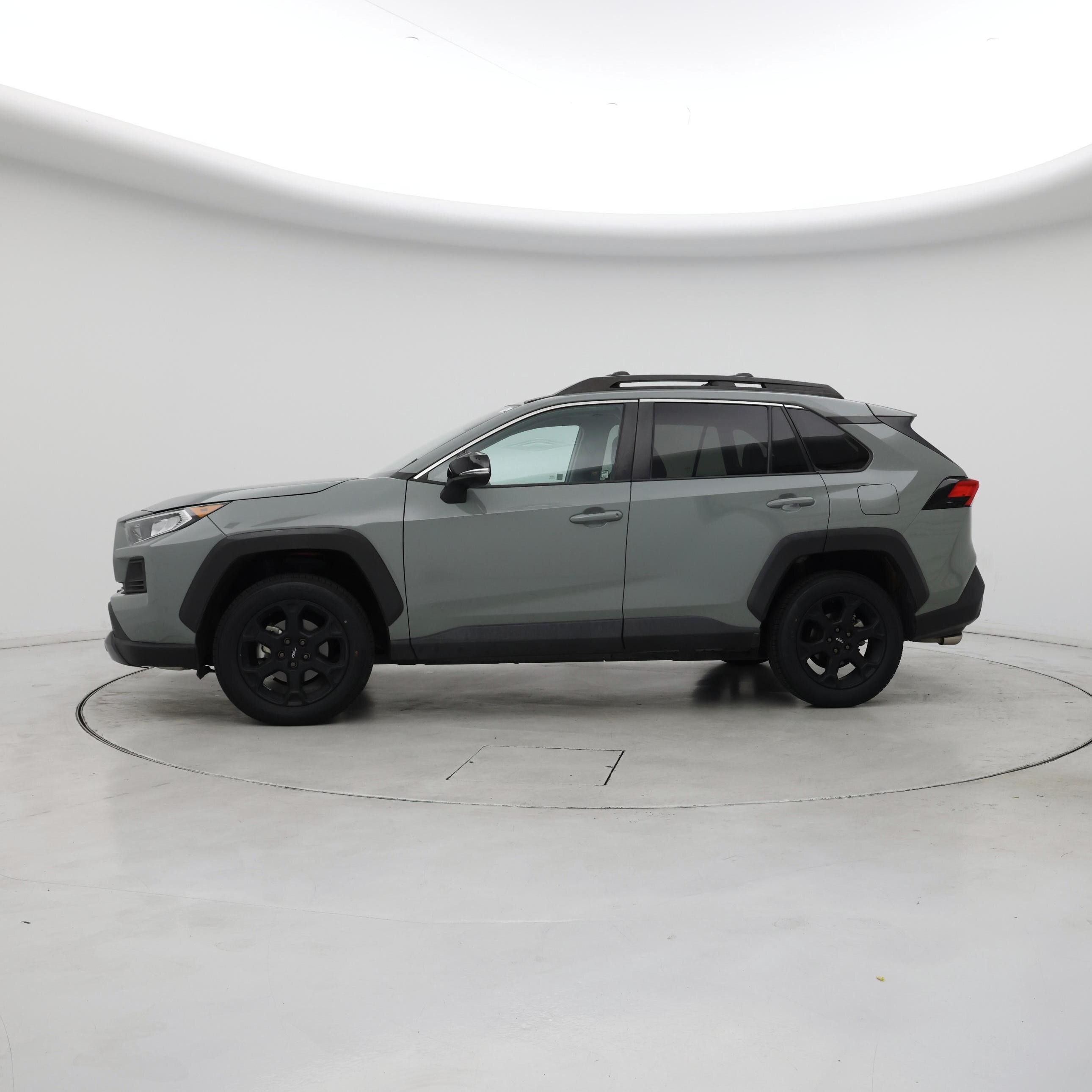 Thumbnail: 2021 Toyota RAV4 - 3