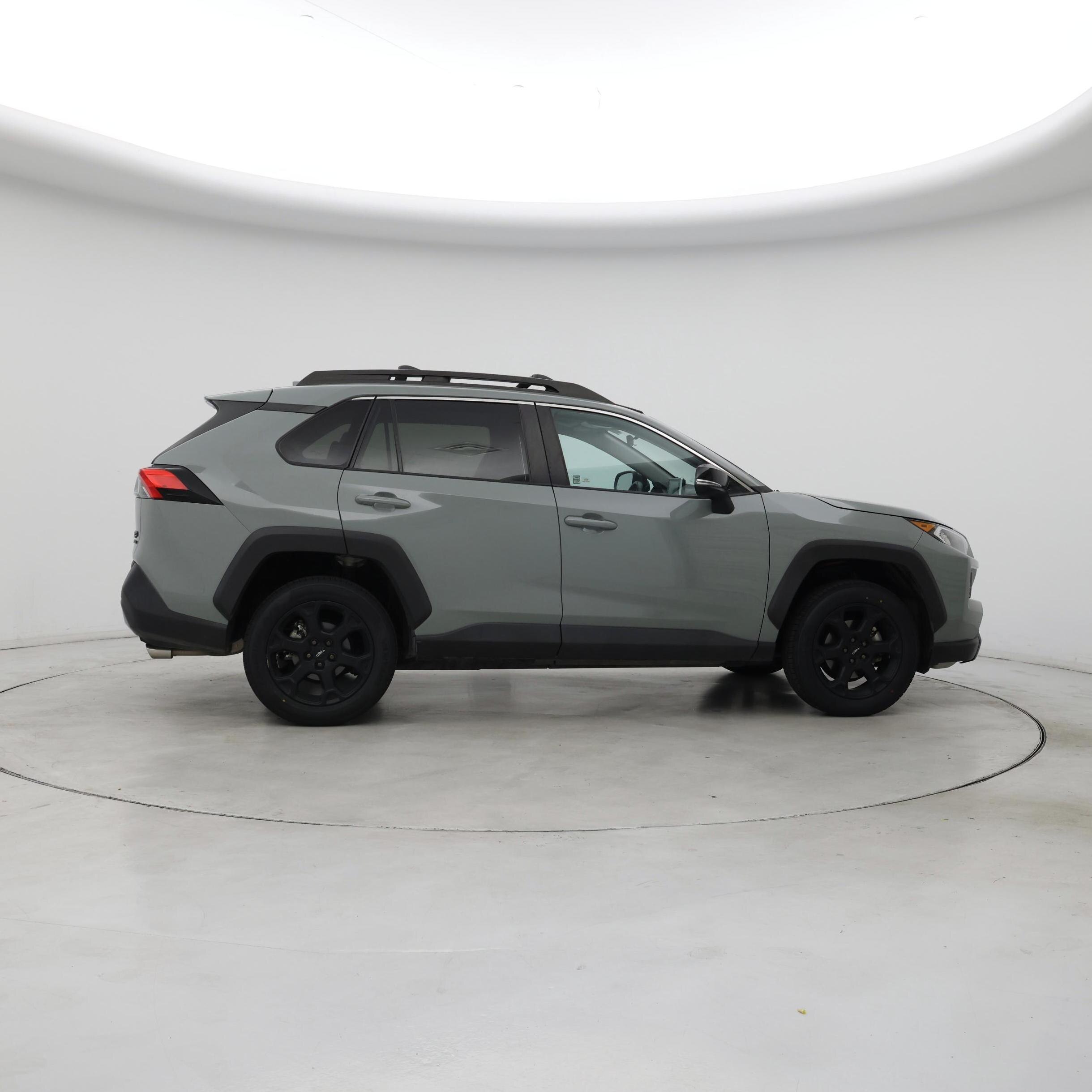 Thumbnail: 2021 Toyota RAV4 - 7