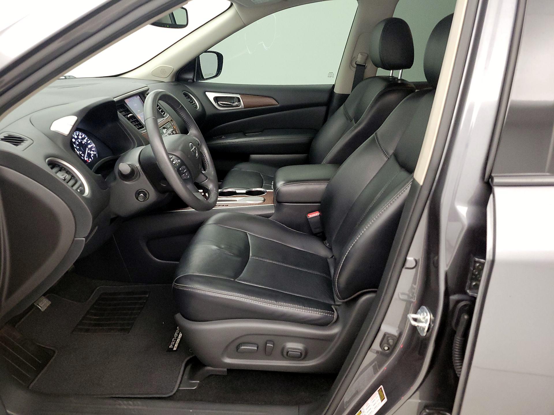 Thumbnail: 2017 Nissan Pathfinder - 11