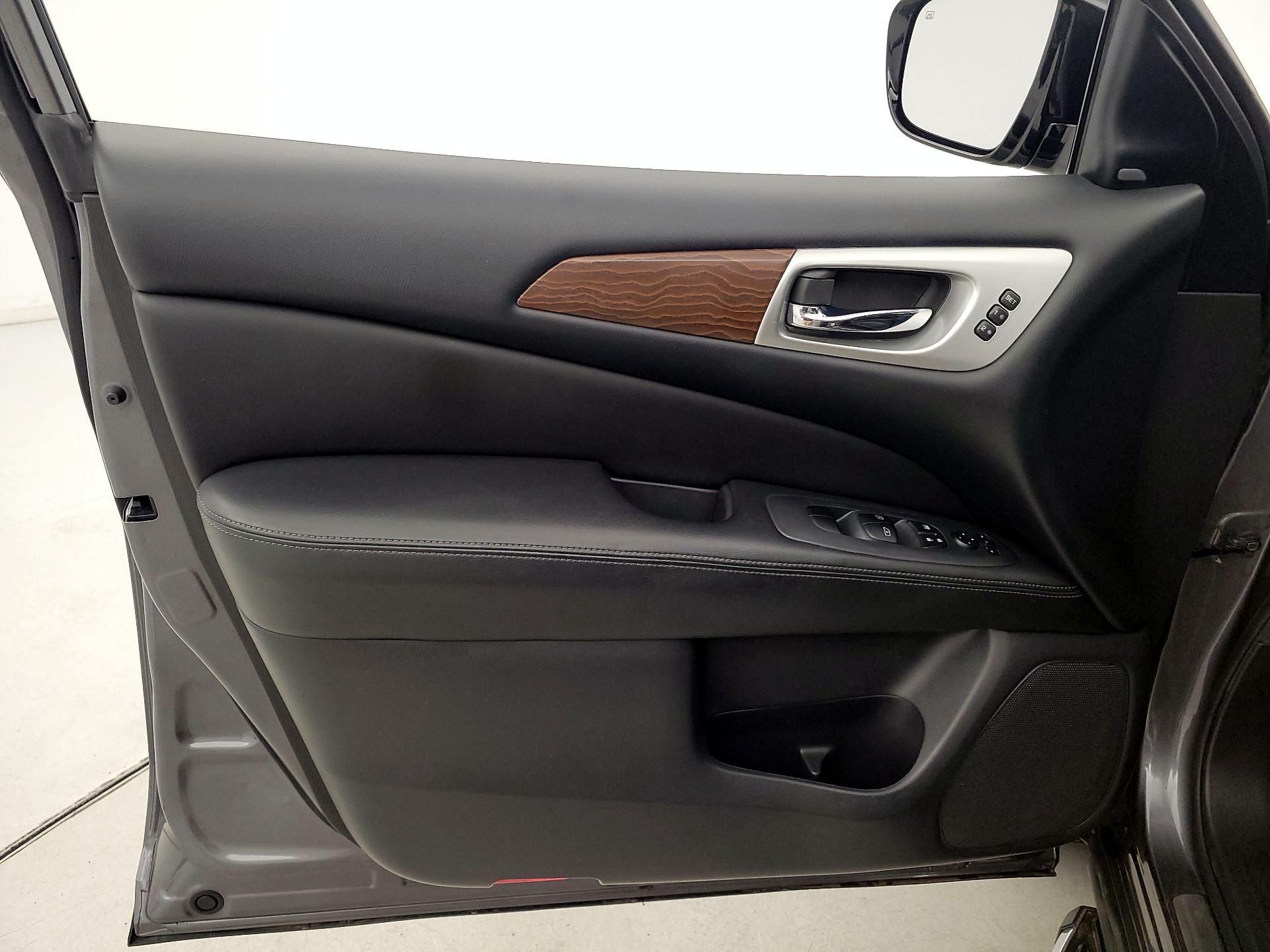 Thumbnail: 2017 Nissan Pathfinder - 12