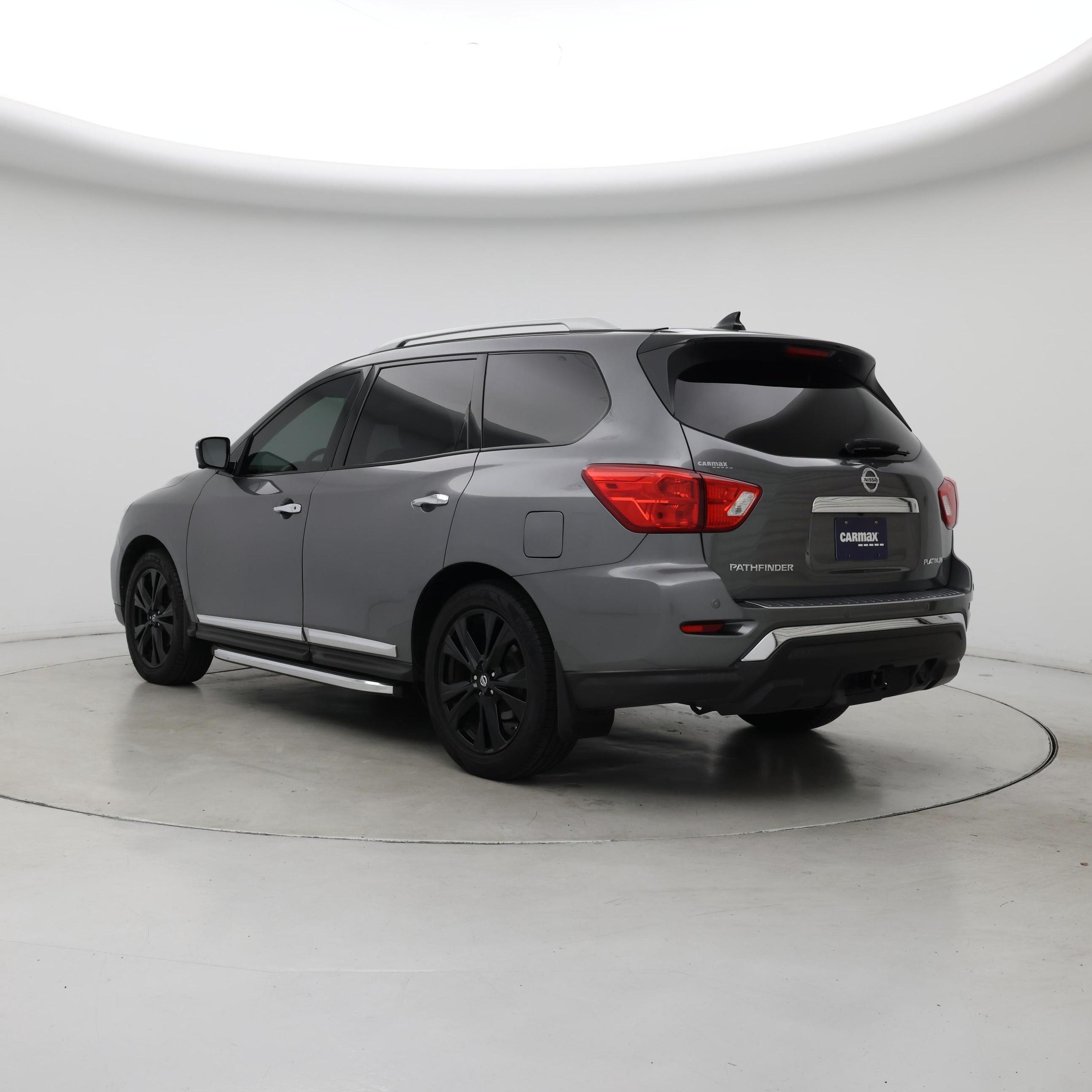 Thumbnail: 2017 Nissan Pathfinder - 2