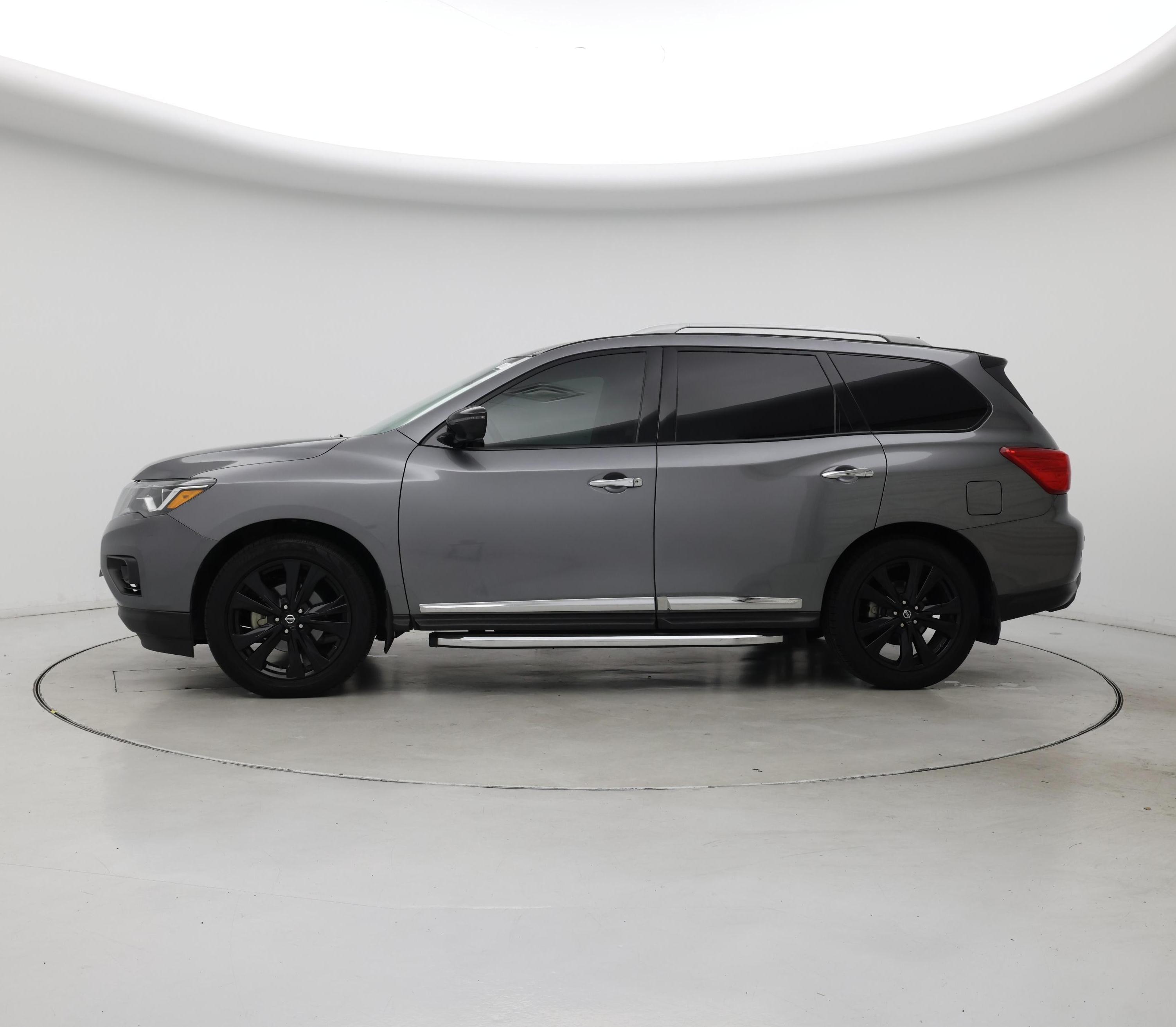 Thumbnail: 2017 Nissan Pathfinder - 3