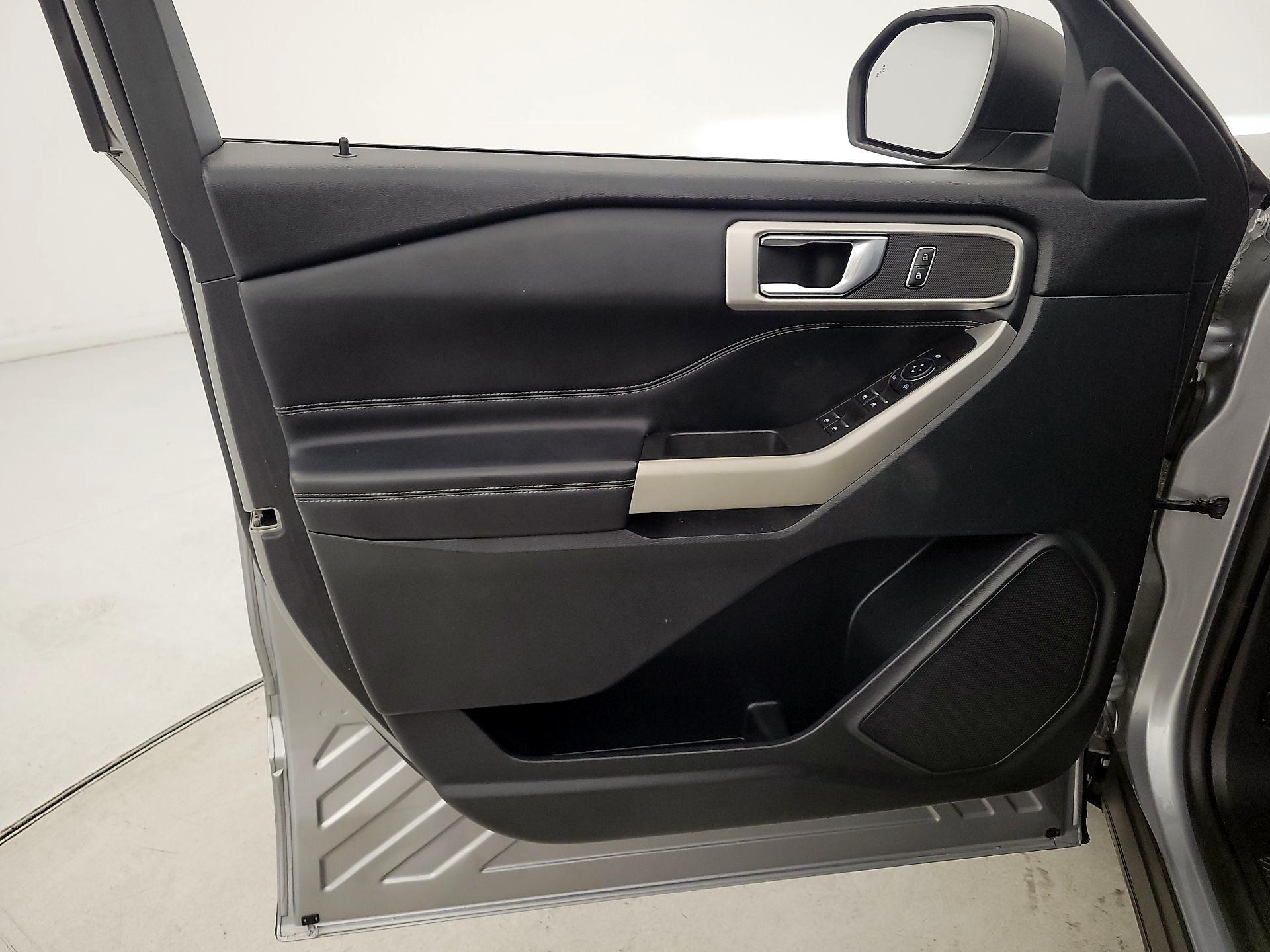 Thumbnail: 2020 Ford Explorer - 12
