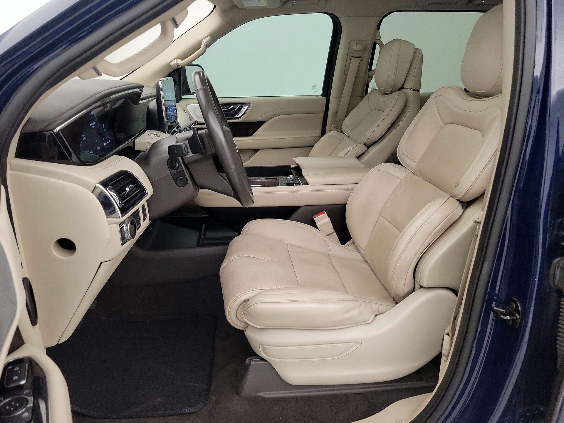 Thumbnail: 2019 Lincoln Navigator - 11