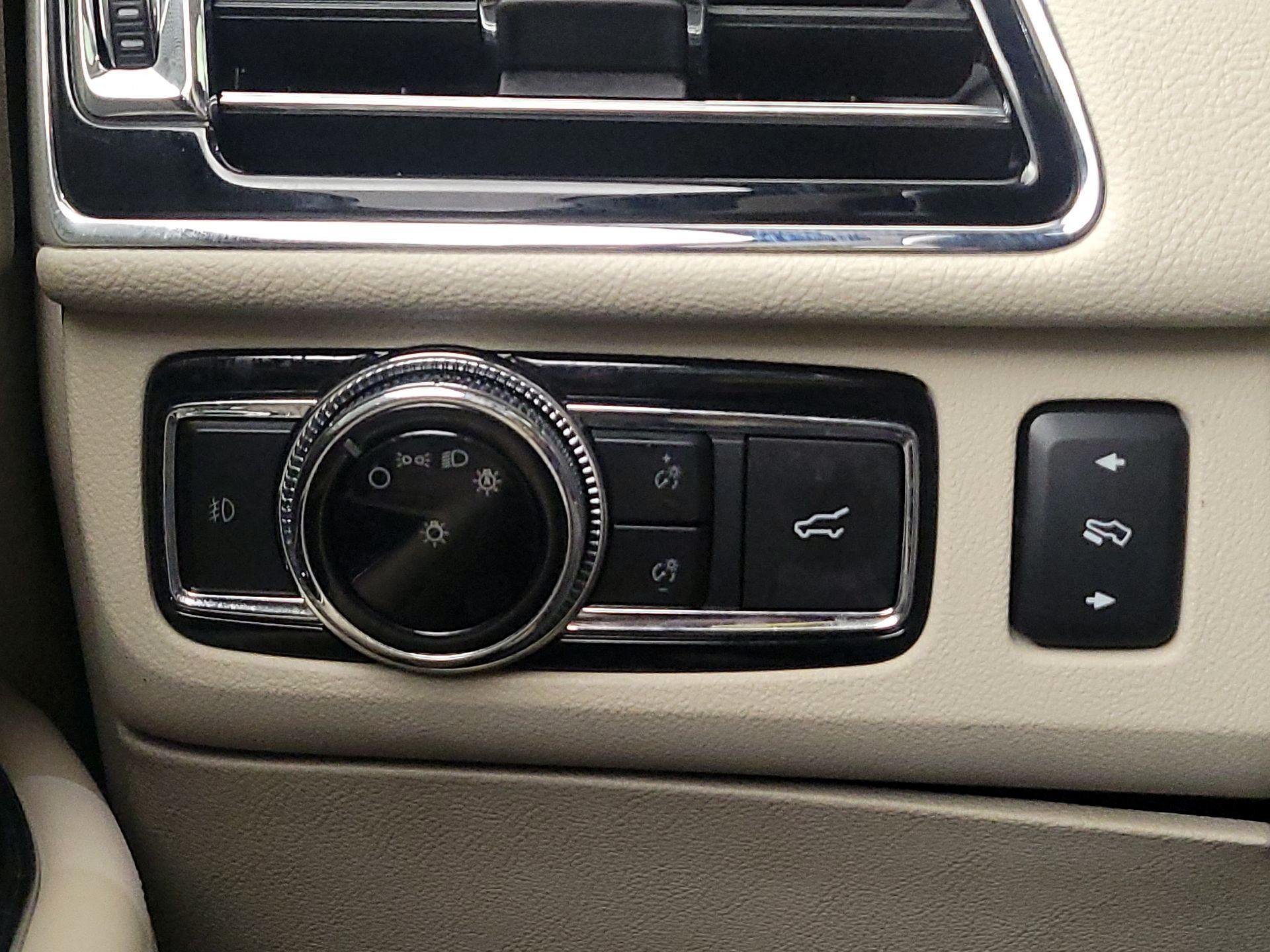 Thumbnail: 2019 Lincoln Navigator - 13