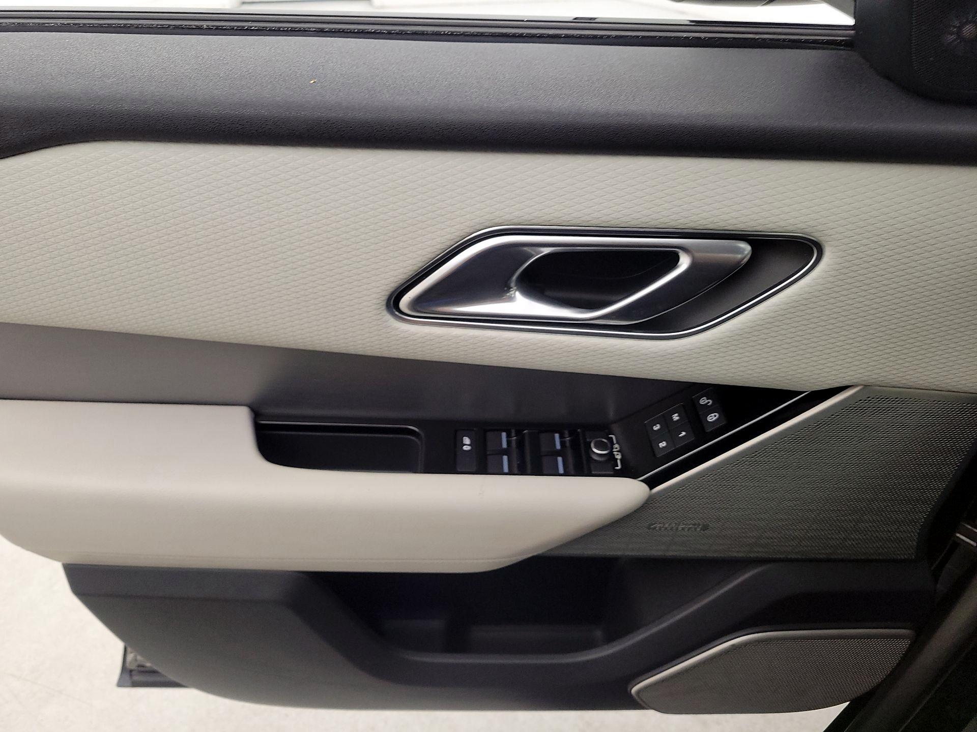 Thumbnail: 2018 Land Rover Range Rover Velar - 12