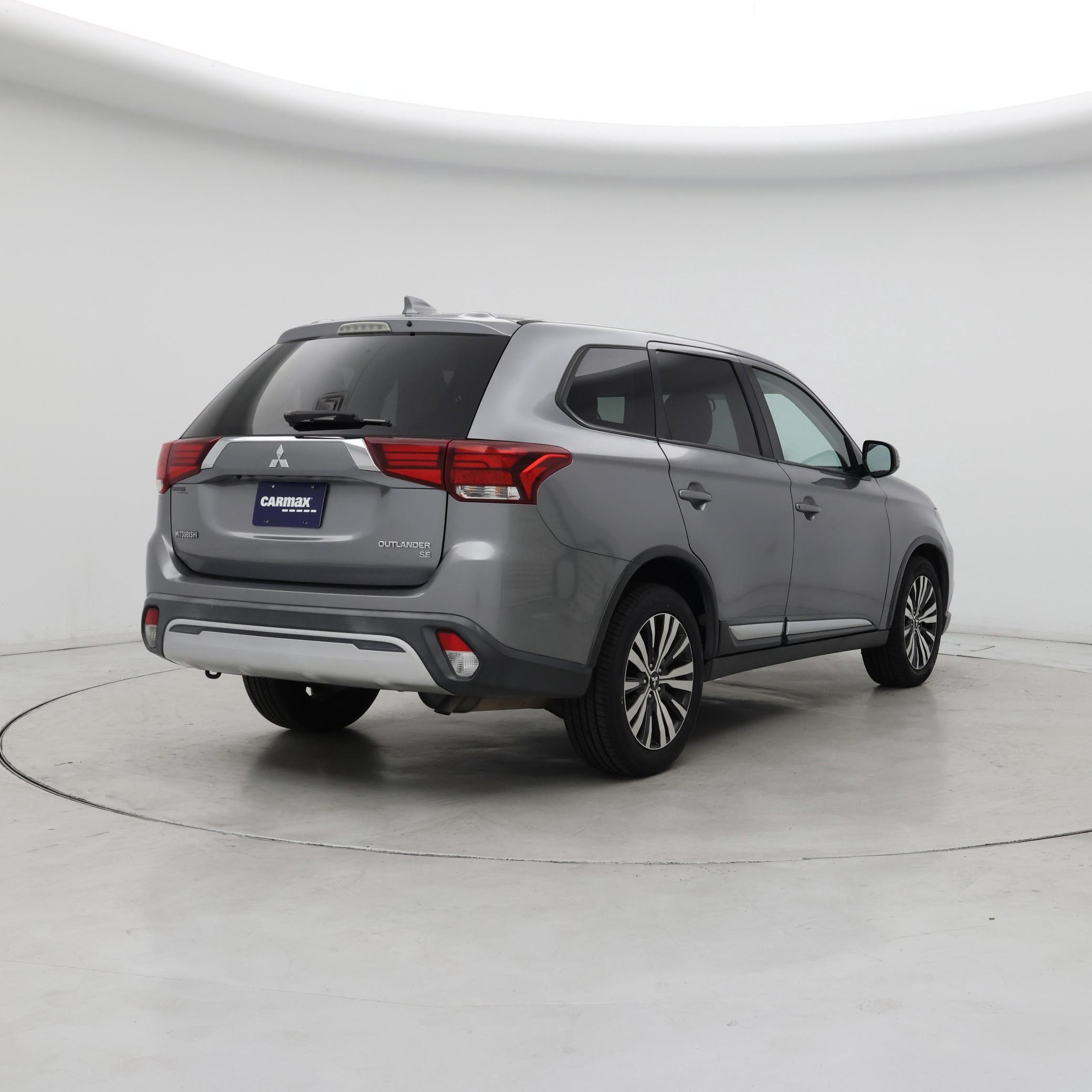 Thumbnail: 2019 Mitsubishi Outlander - 8