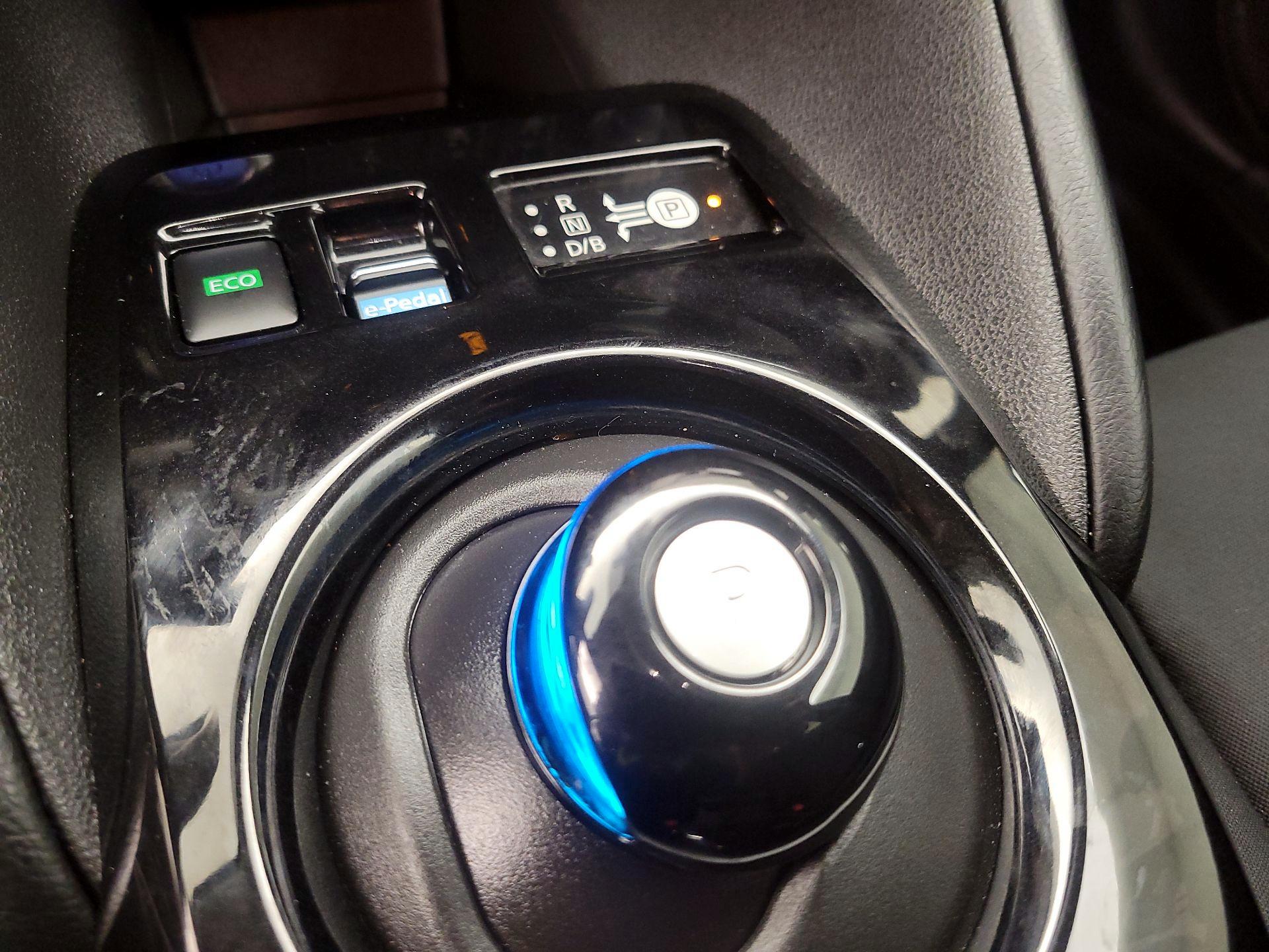 Thumbnail: 2023 Nissan Leaf - 17