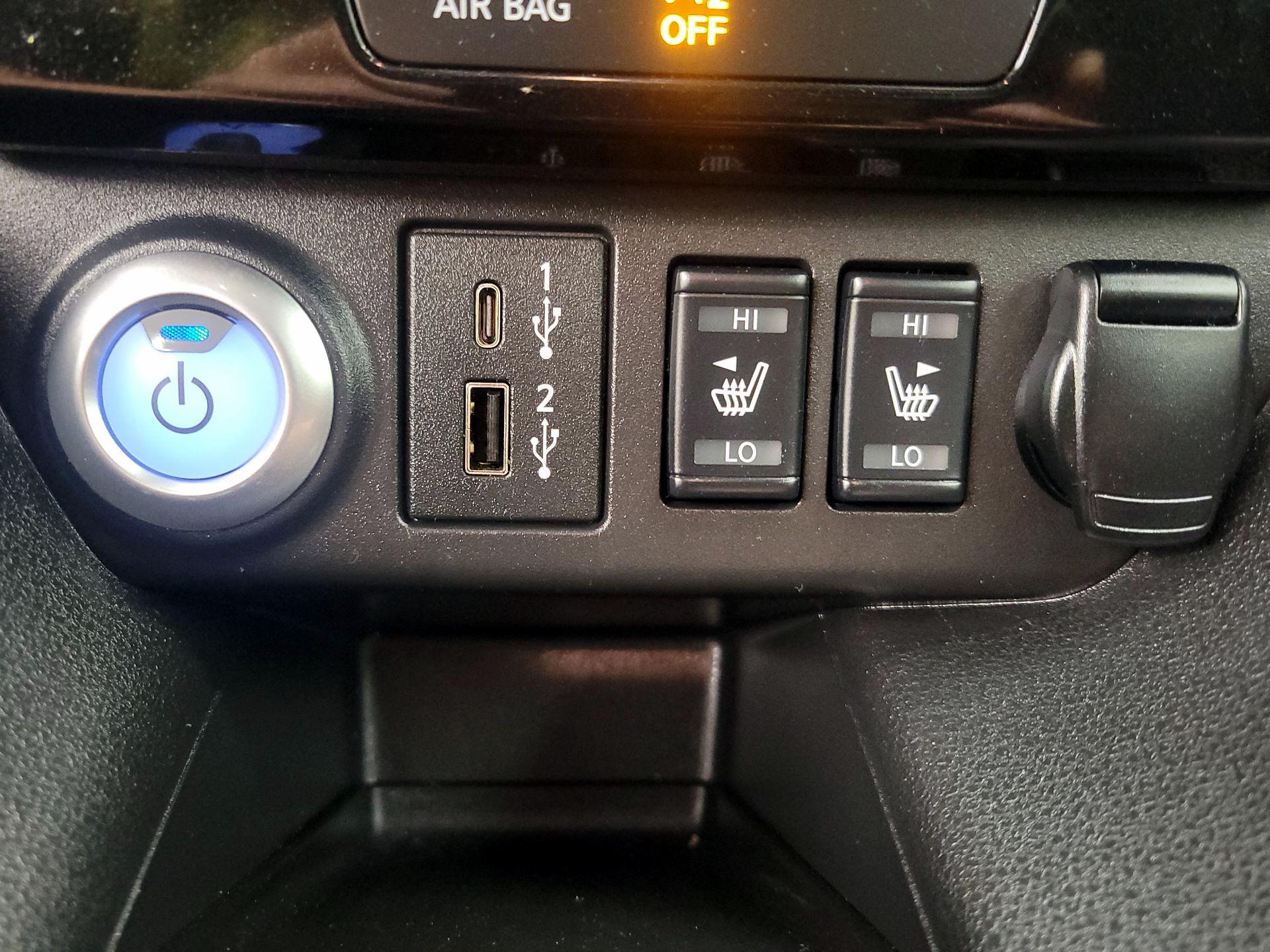 Thumbnail: 2023 Nissan Leaf - 18
