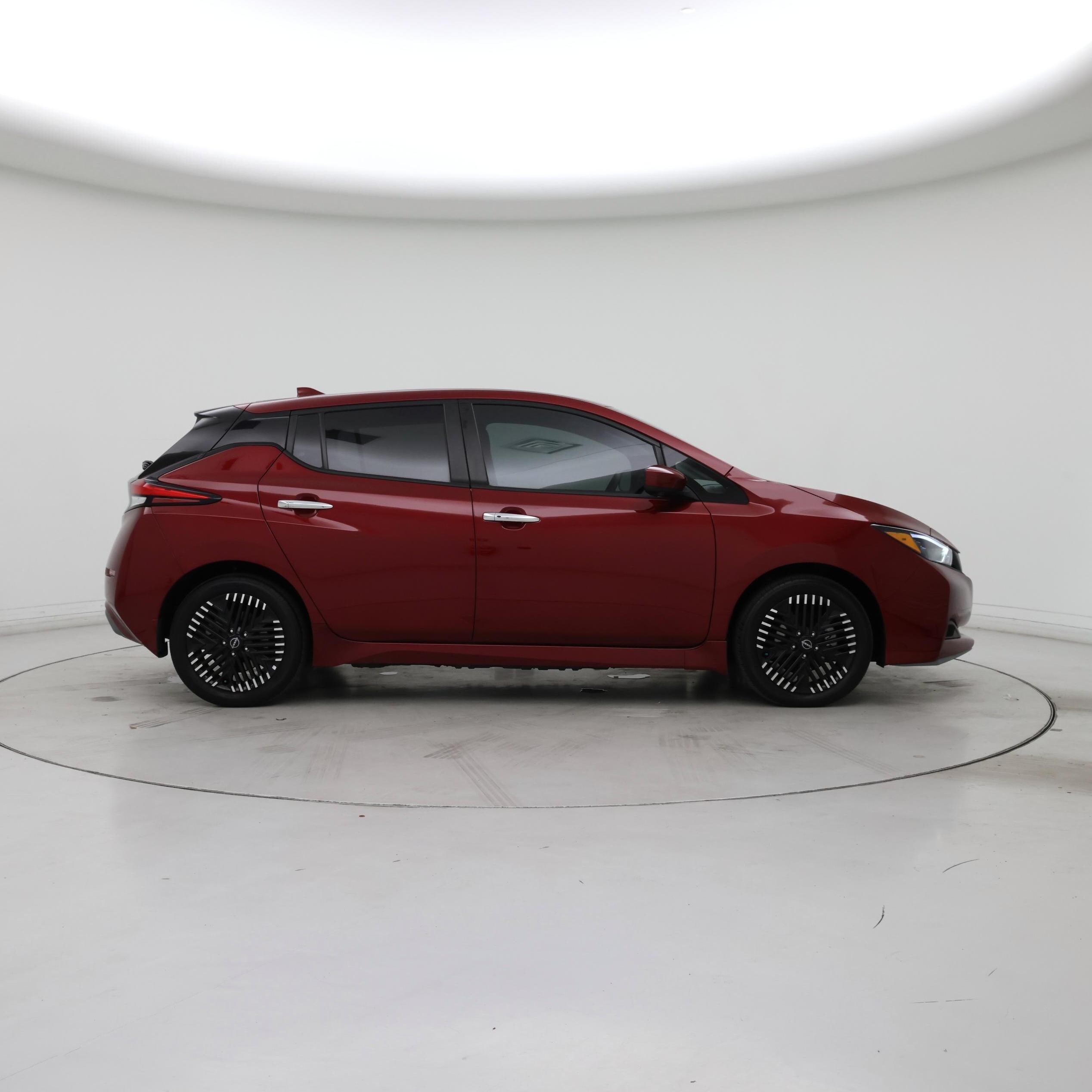 Thumbnail: 2023 Nissan Leaf - 7