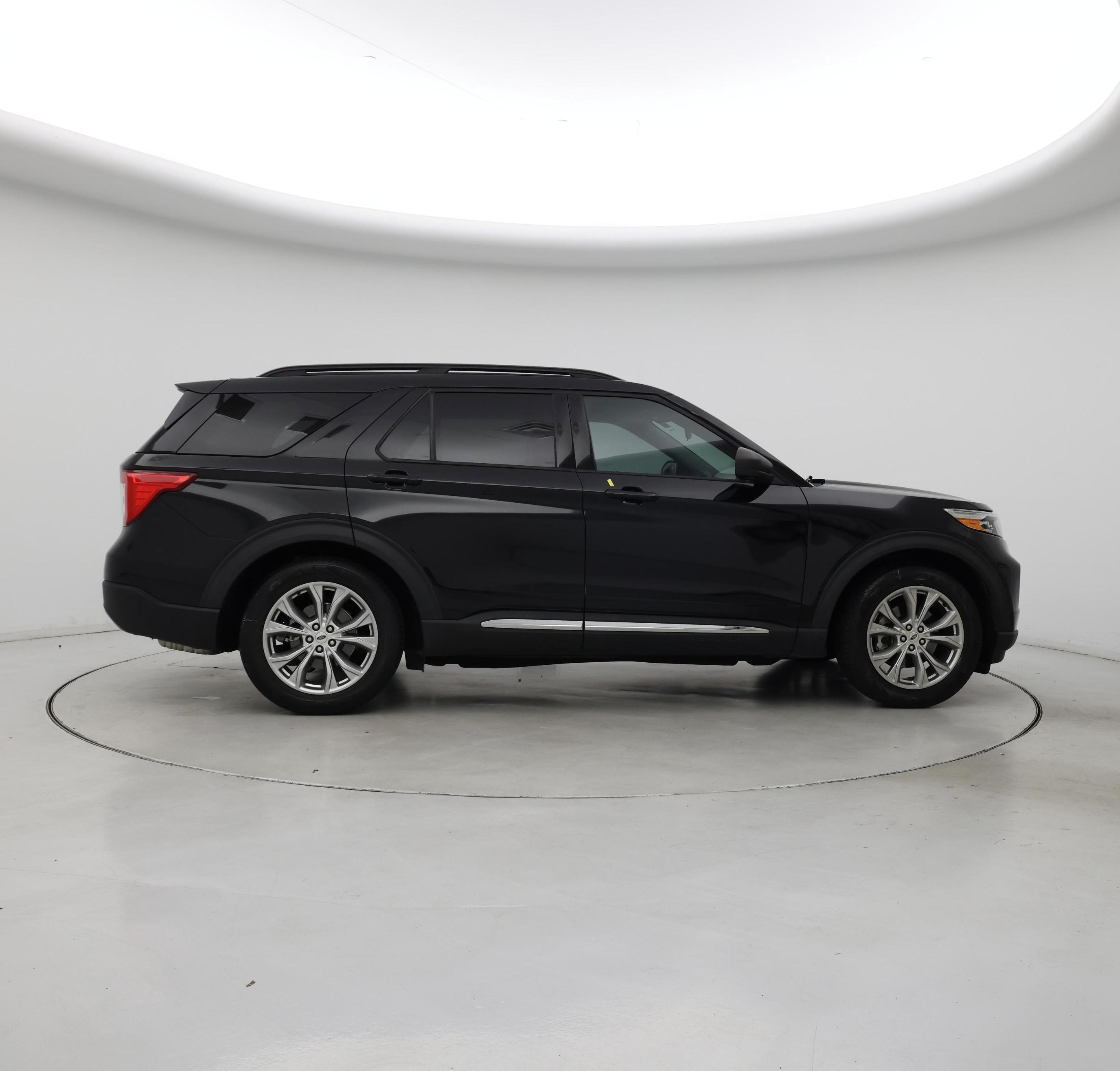 Thumbnail: 2021 Ford Explorer - 7