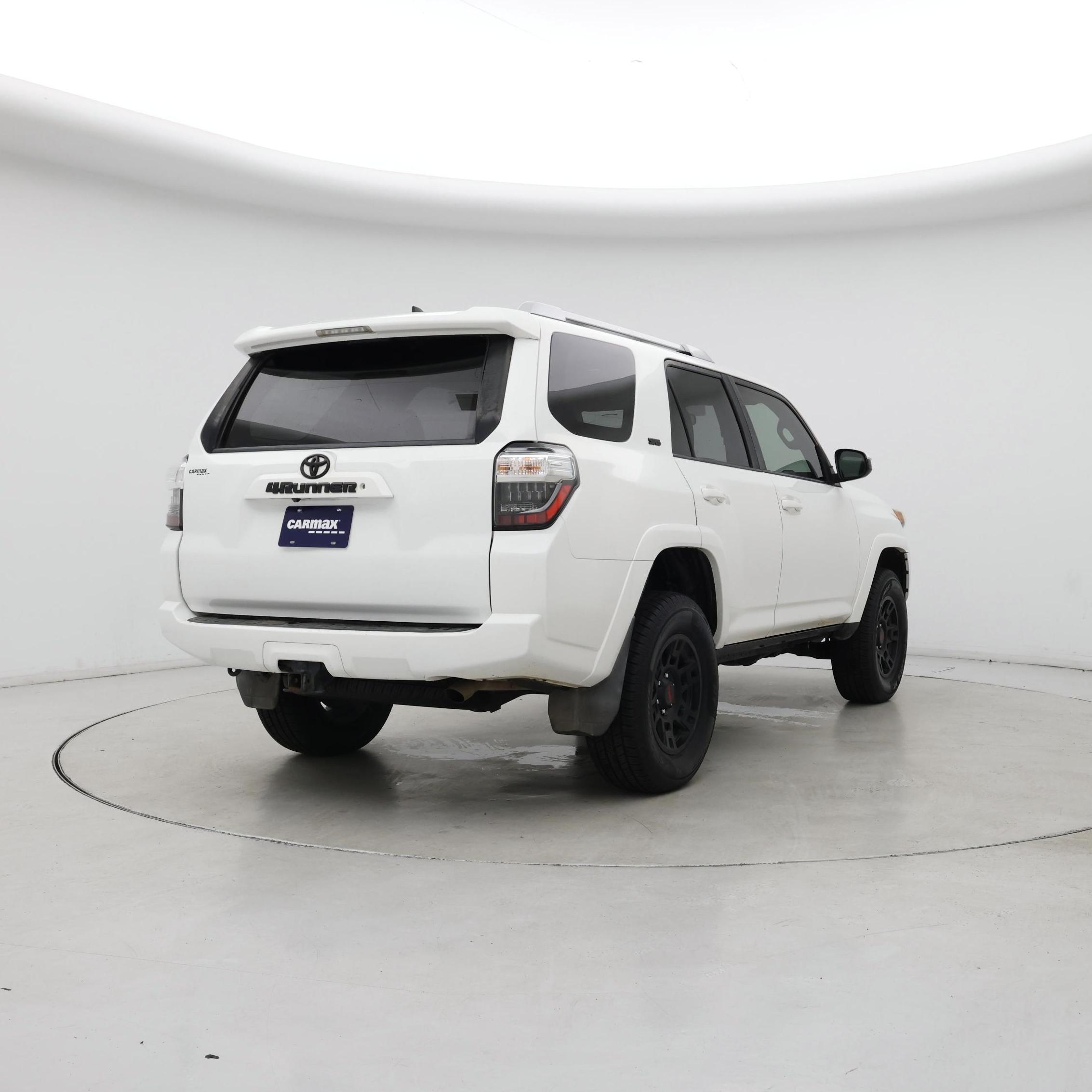 Thumbnail: 2017 Toyota 4Runner - 8