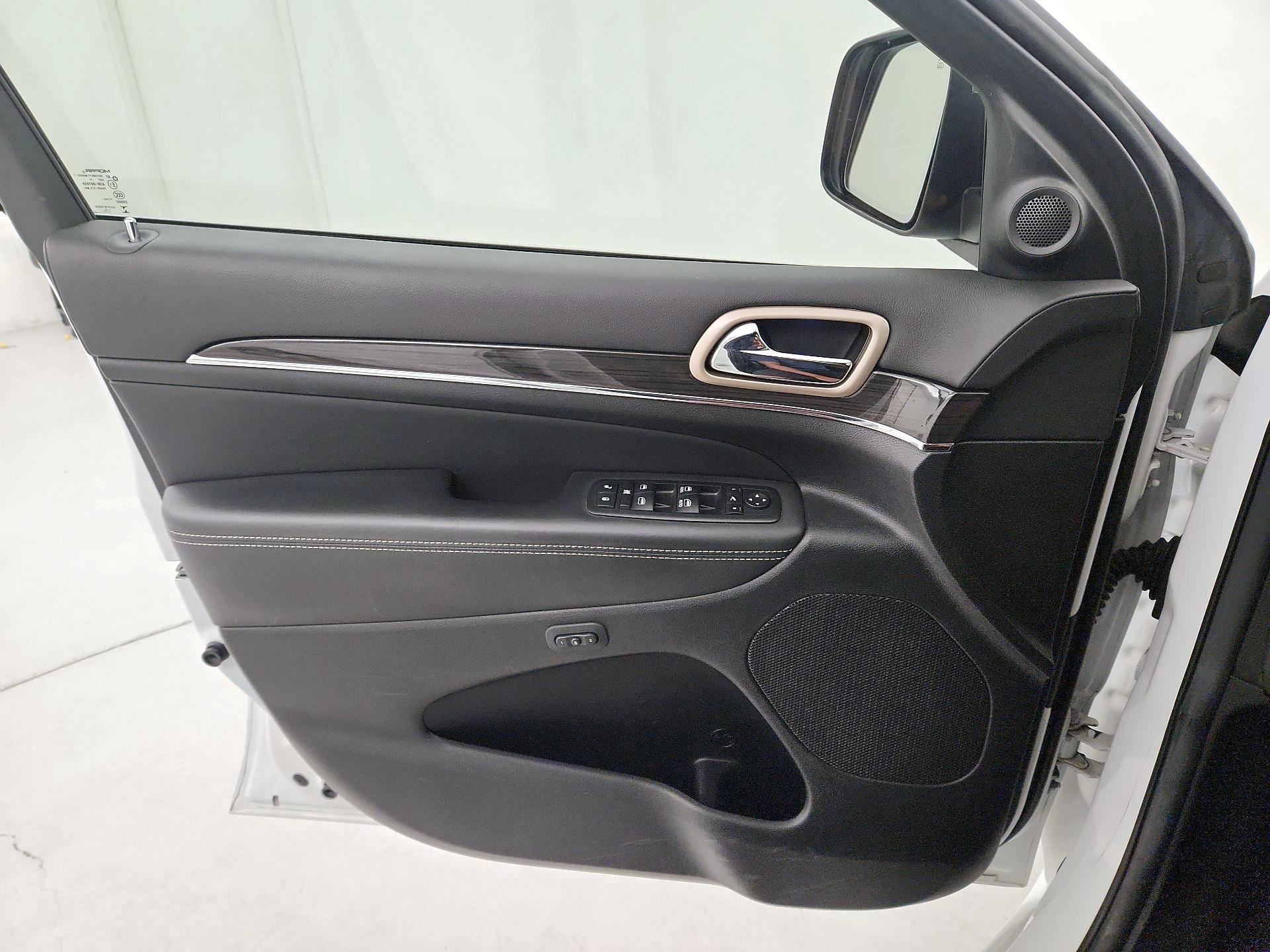 Thumbnail: 2014 Jeep Grand Cherokee - 12