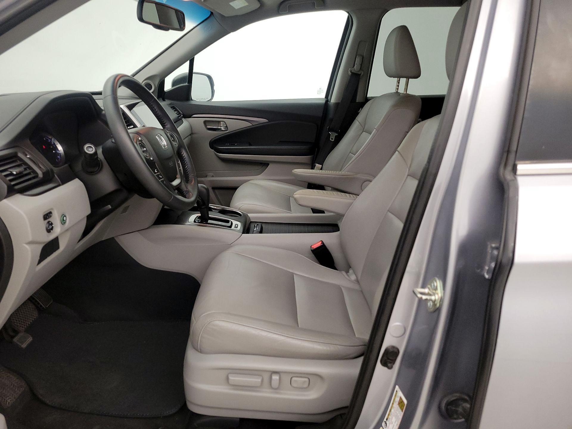 Thumbnail: 2016 Honda Pilot - 11
