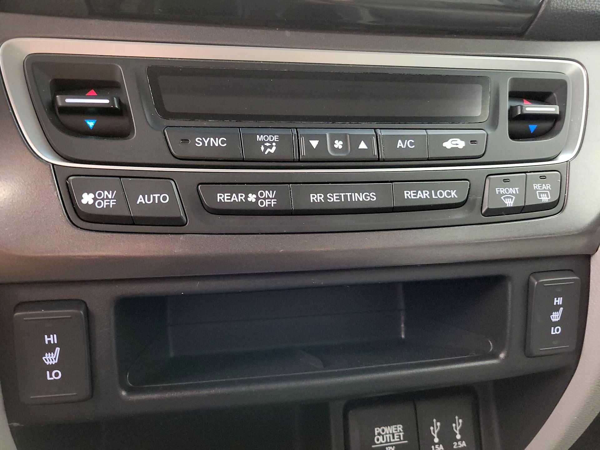 Thumbnail: 2016 Honda Pilot - 16