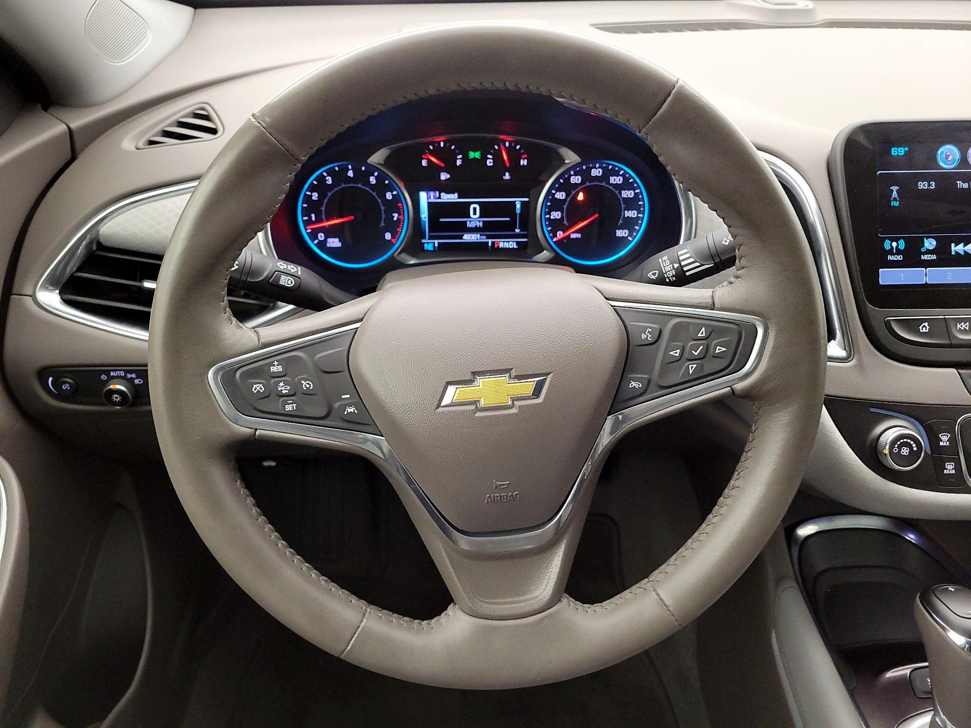 Thumbnail: 2016 Chevrolet Malibu - 10