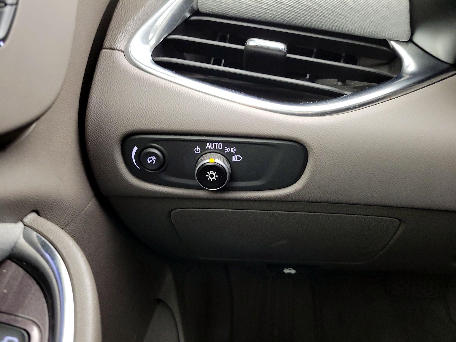 Thumbnail: 2016 Chevrolet Malibu - 13