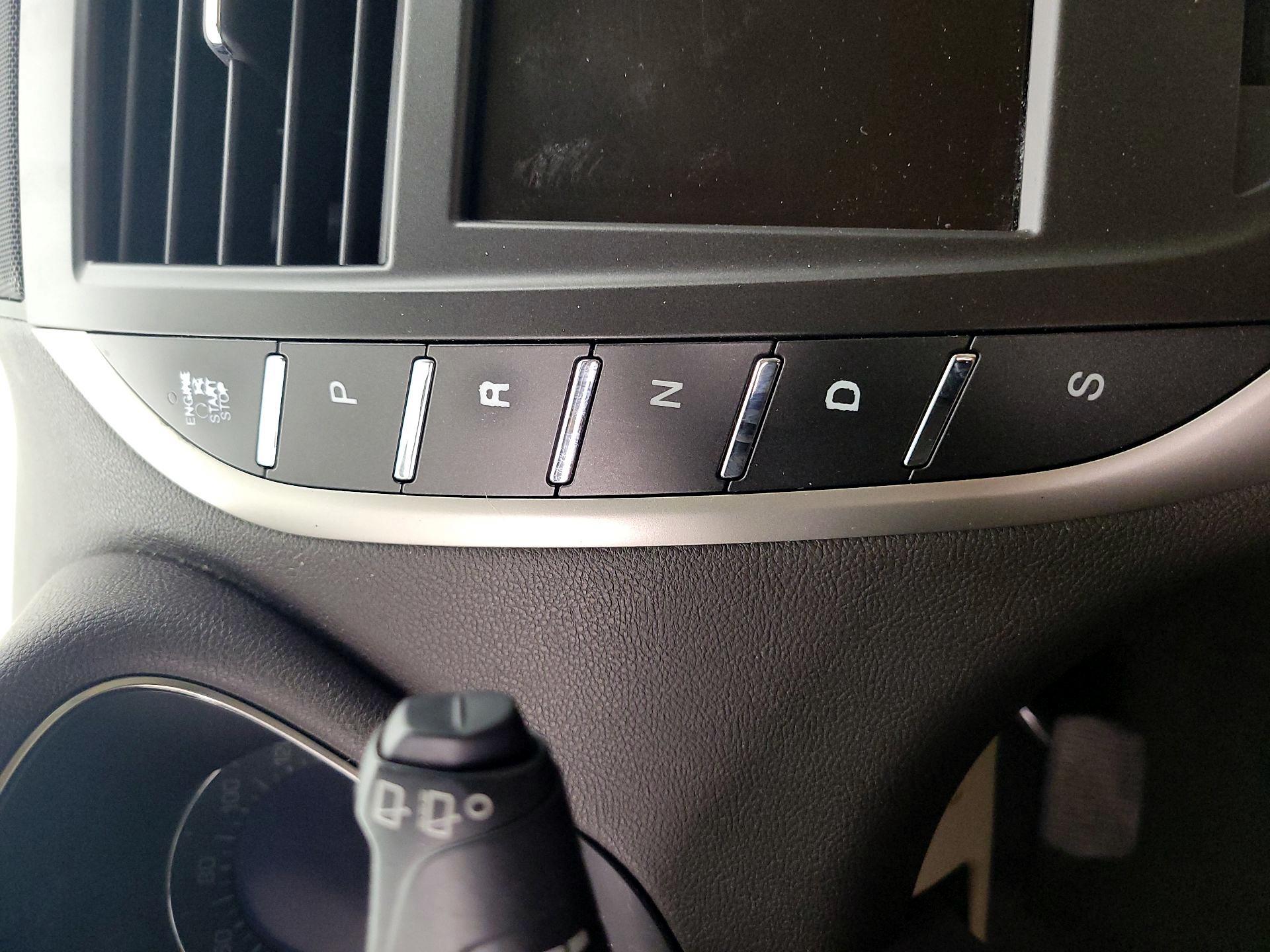 Thumbnail: 2015 Lincoln MKC - 17
