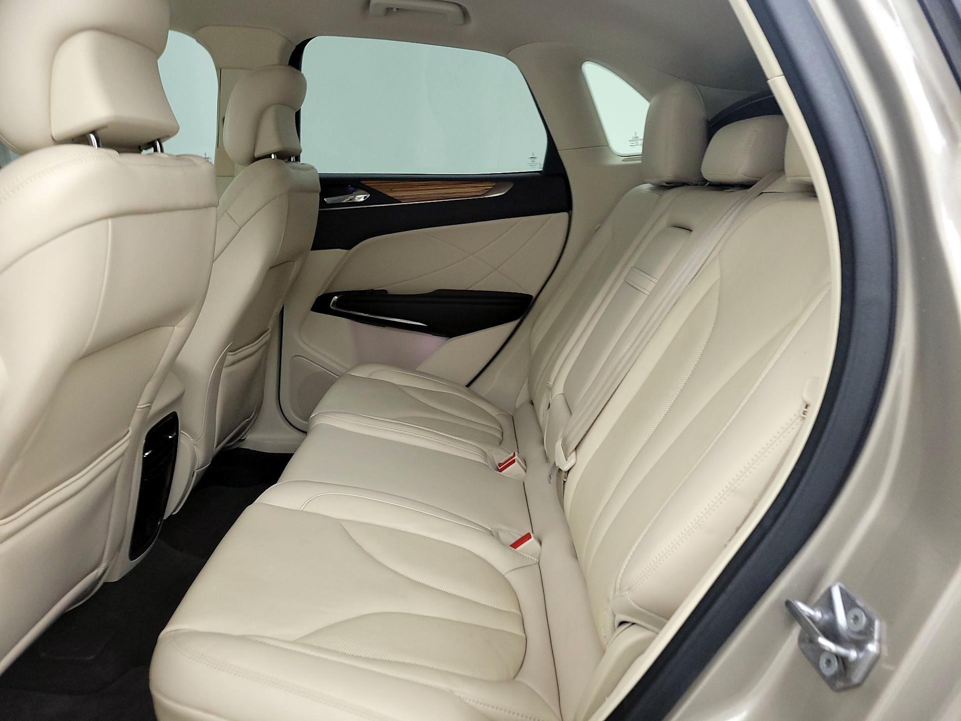 Thumbnail: 2015 Lincoln MKC - 19