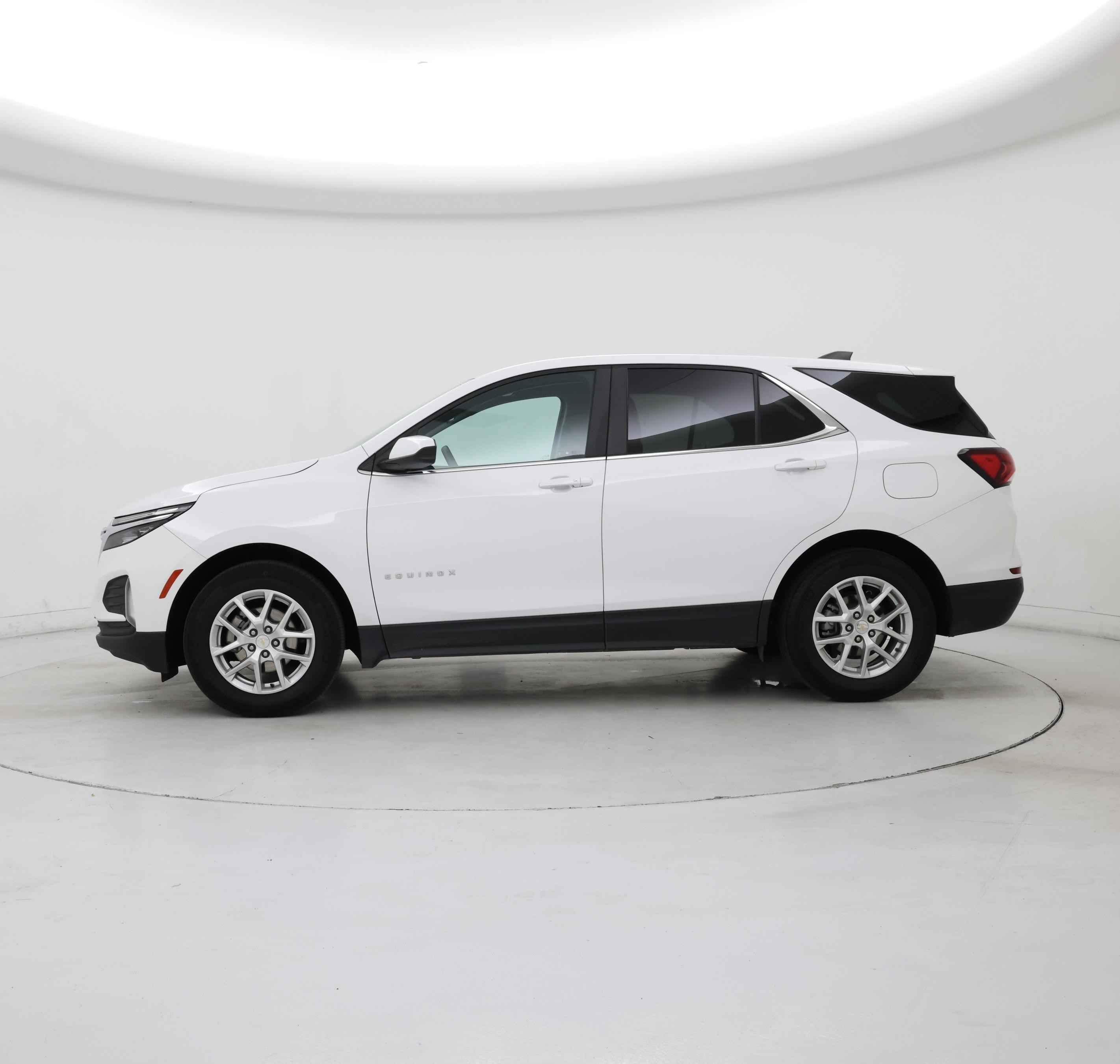 Thumbnail: 2022 Chevrolet Equinox - 3