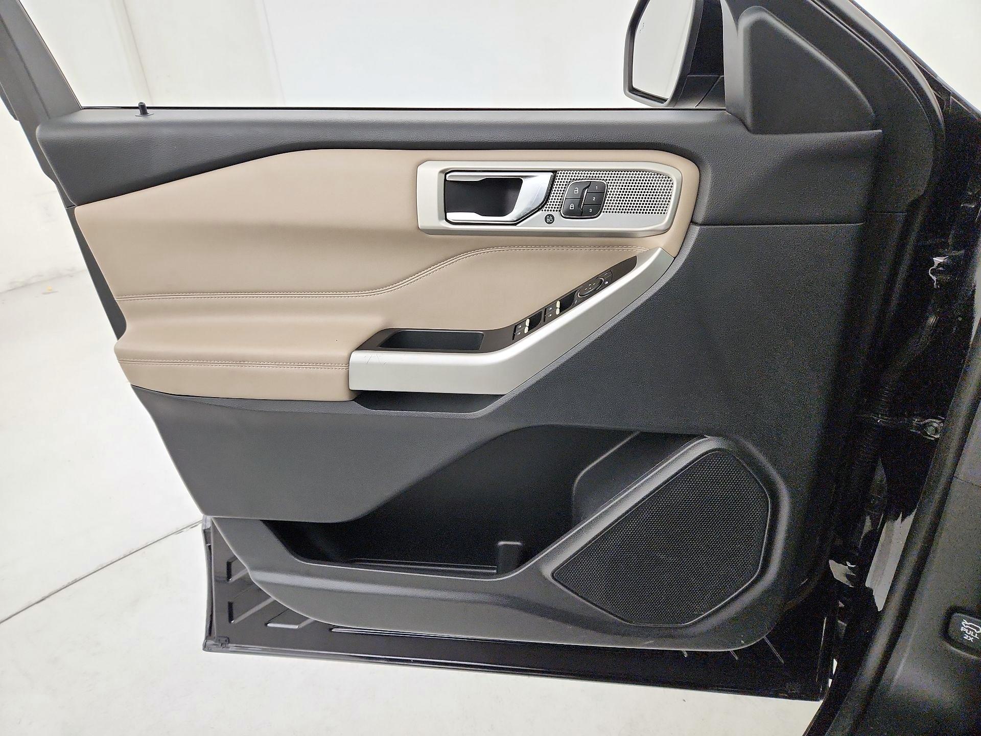 Thumbnail: 2020 Ford Explorer - 12
