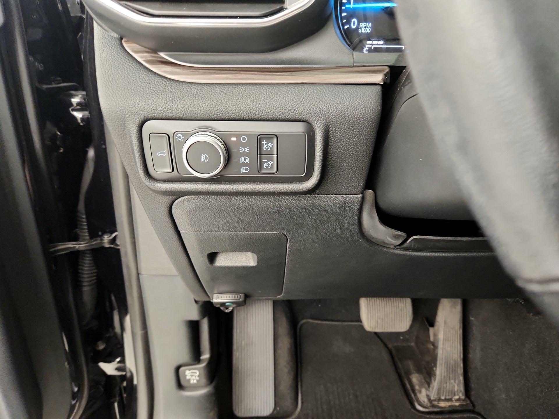 Thumbnail: 2020 Ford Explorer - 13