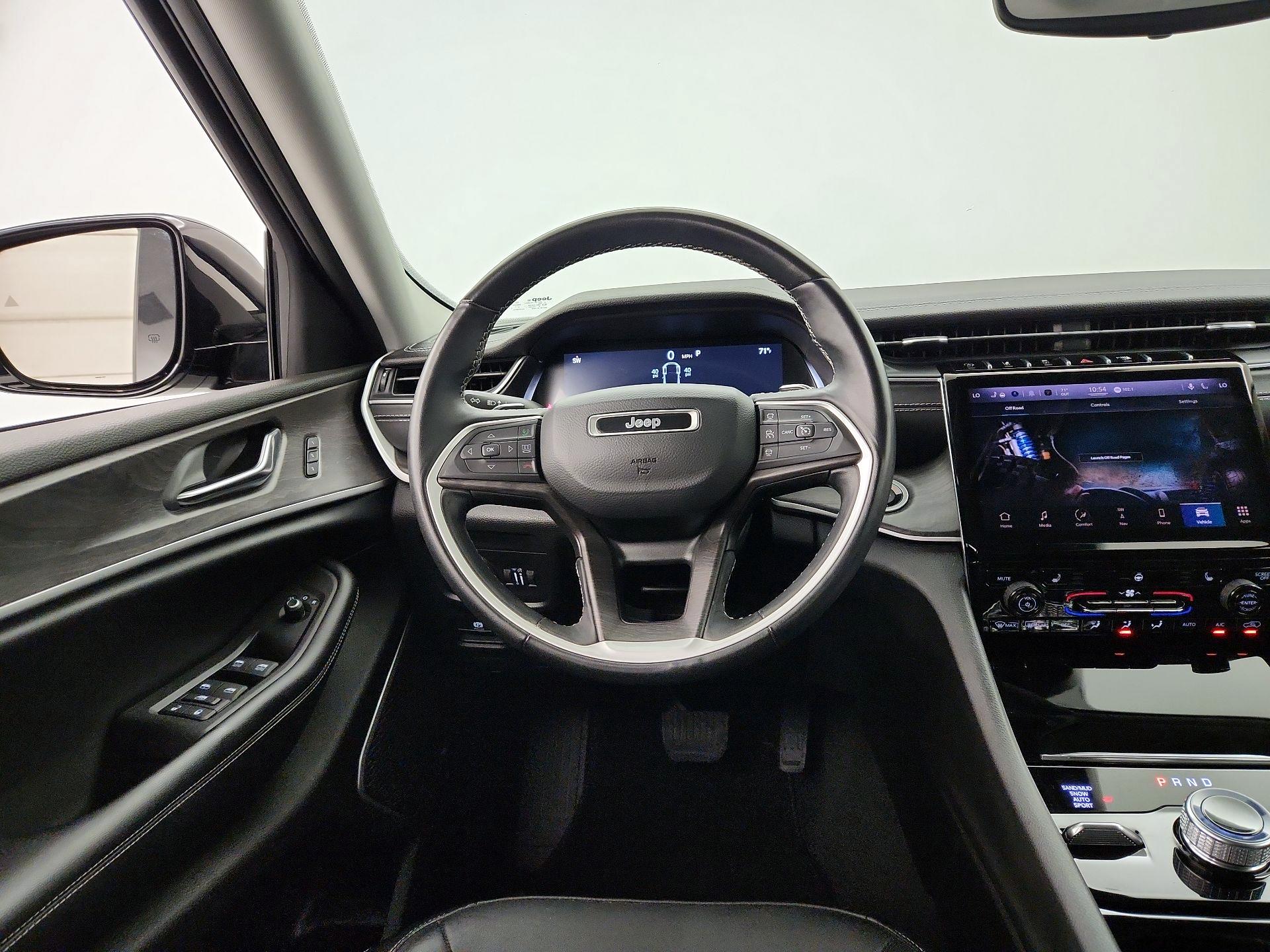 Thumbnail: 2022 Jeep Grand Cherokee - 10