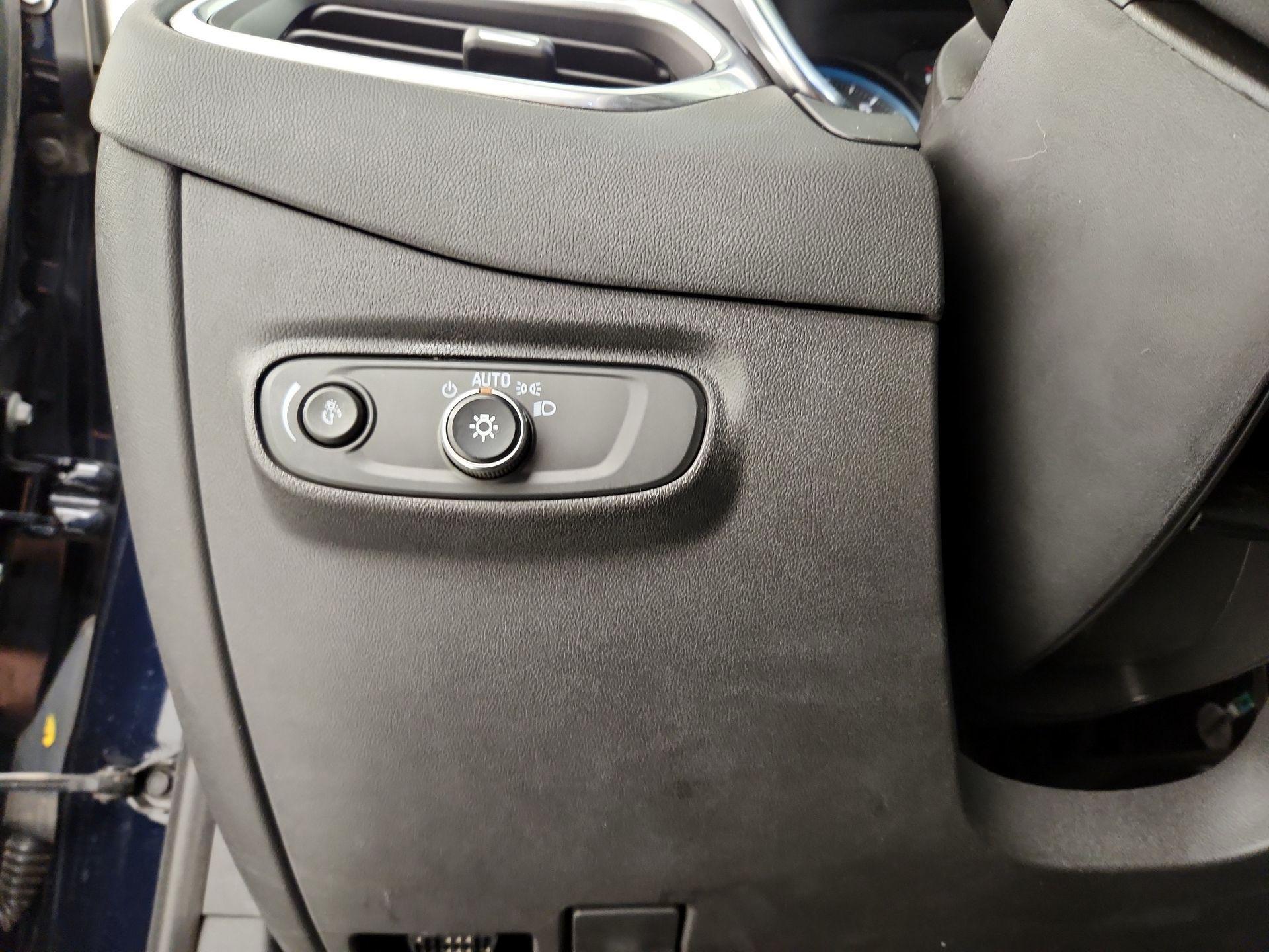 Thumbnail: 2021 Chevrolet Equinox - 13