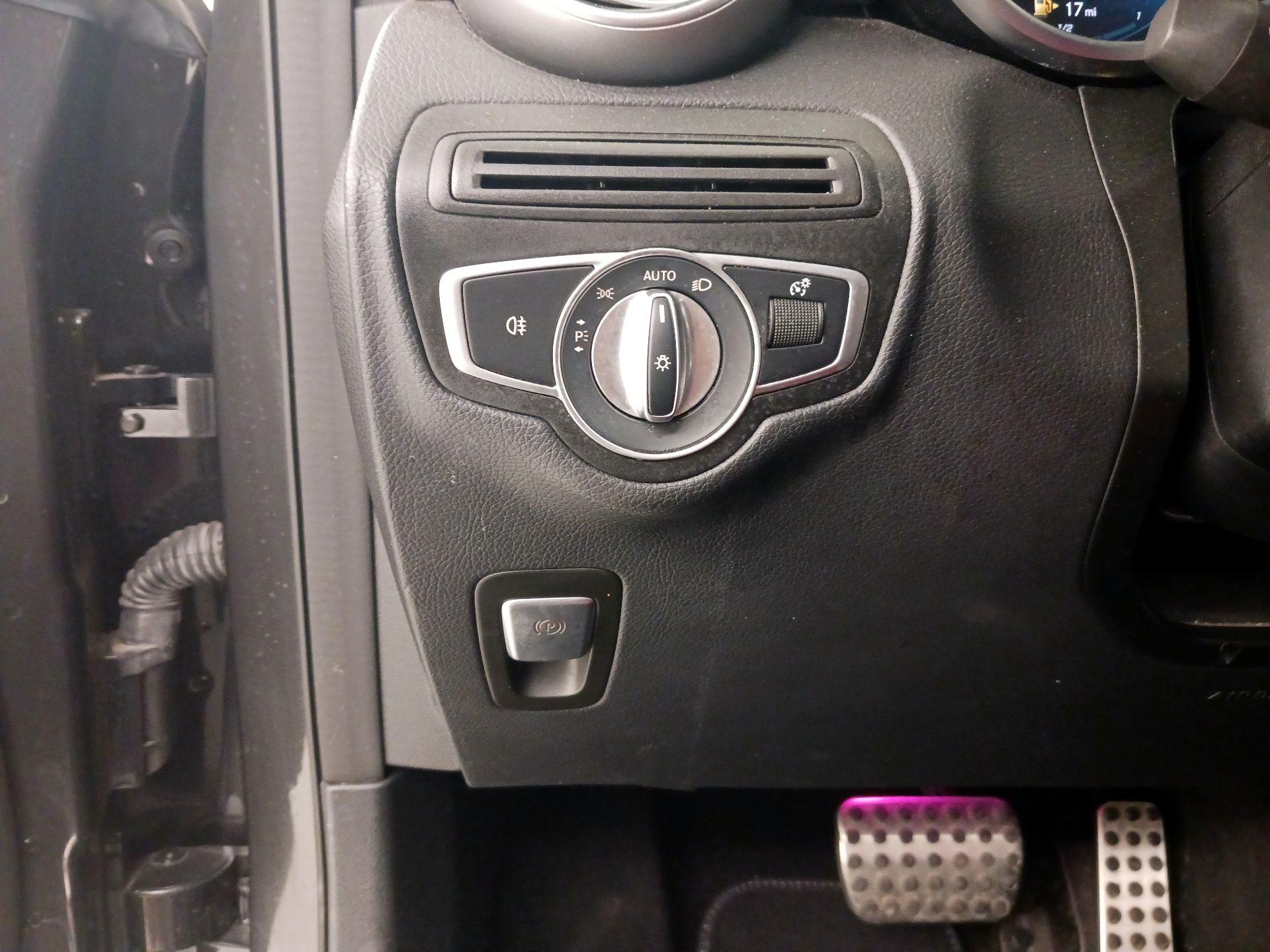 Thumbnail: 2022 Mercedes-Benz GLC - 13