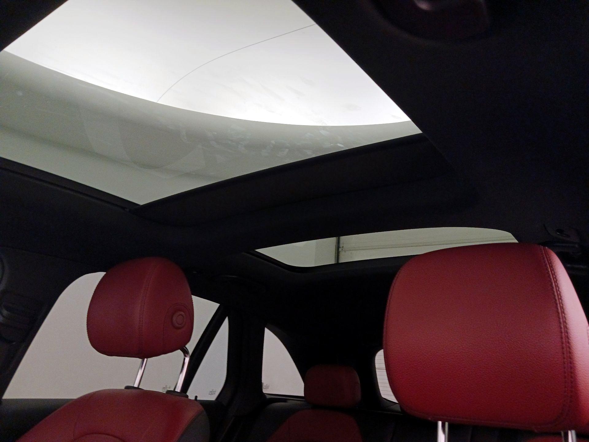 Thumbnail: 2022 Mercedes-Benz GLC - 20