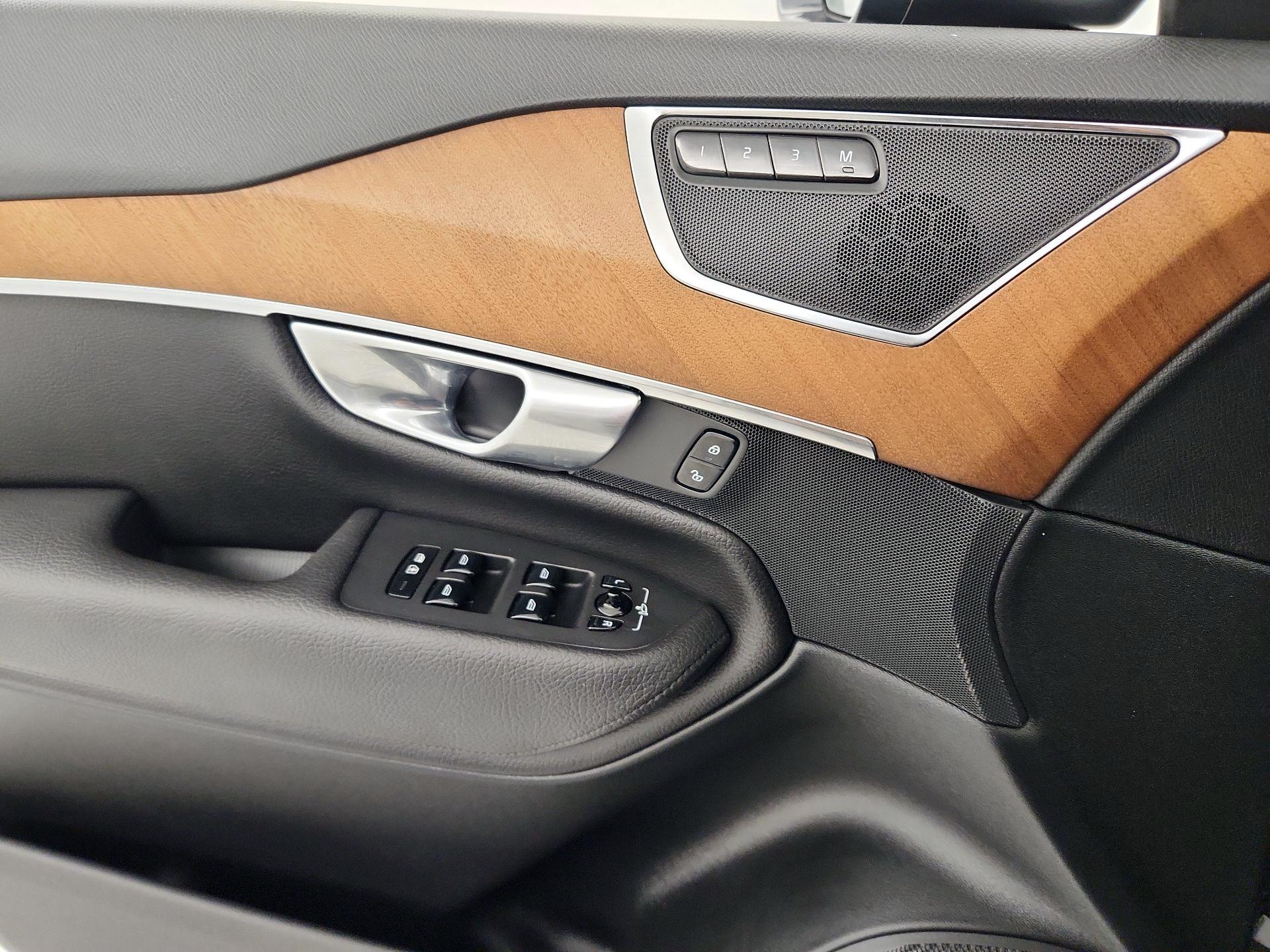 Thumbnail: 2021 Volvo XC90 - 12