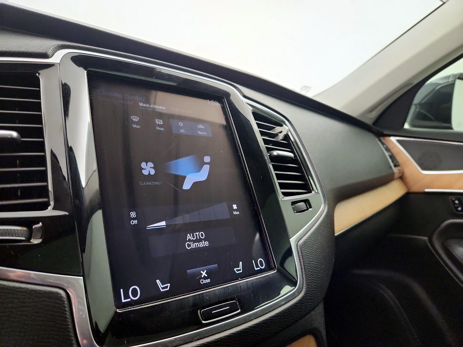 Thumbnail: 2021 Volvo XC90 - 16