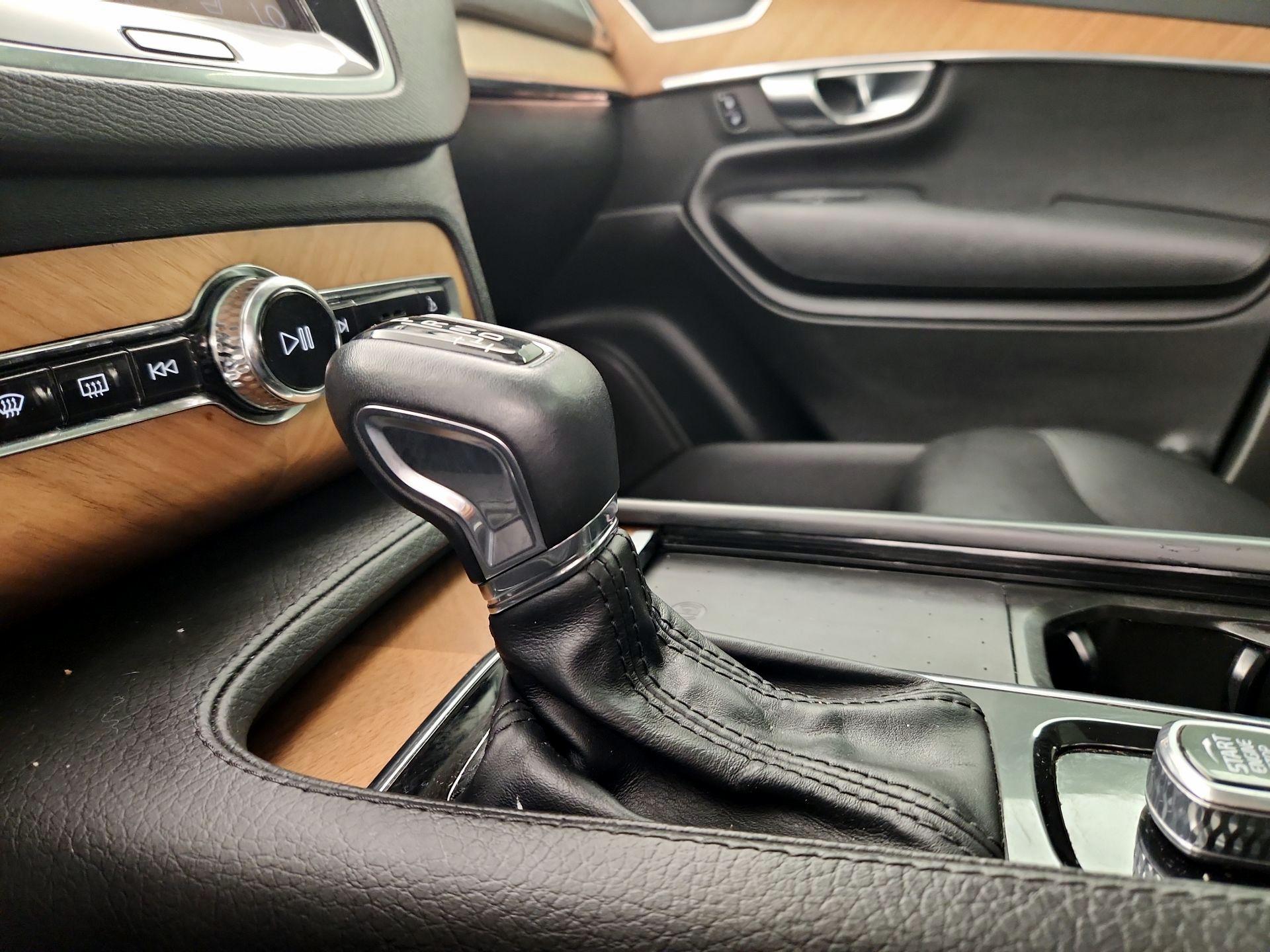 Thumbnail: 2021 Volvo XC90 - 17