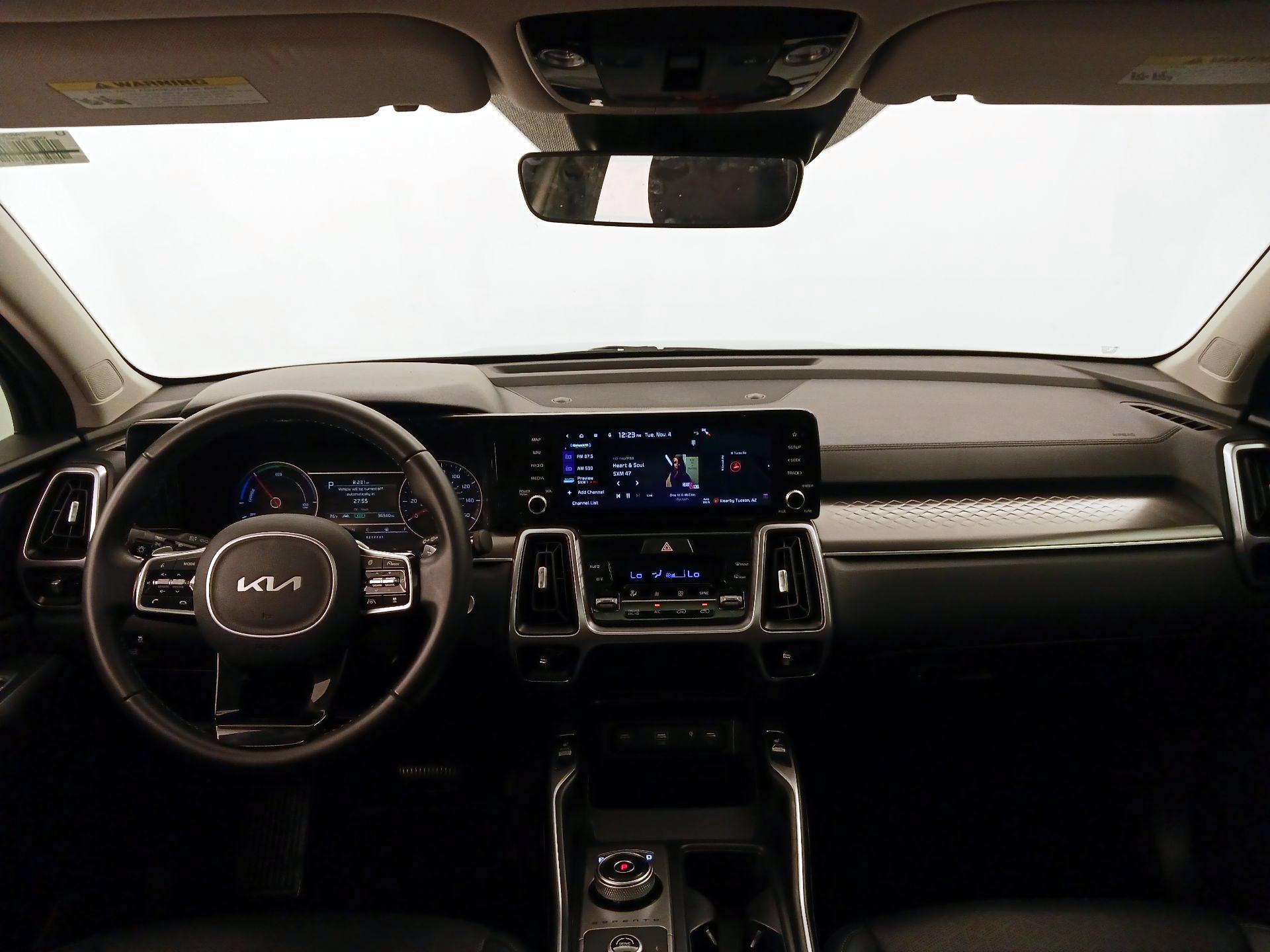 Thumbnail: 2023 Kia Sorento - 9