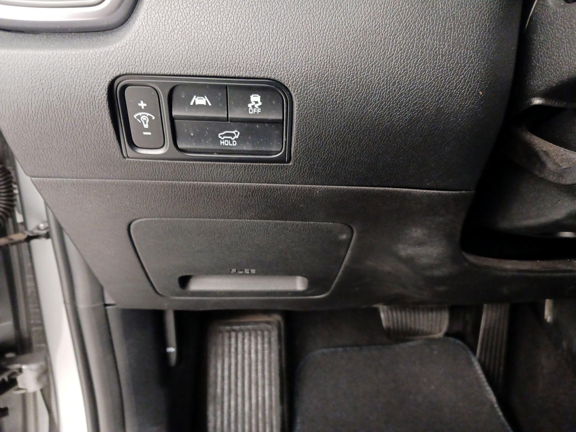 Thumbnail: 2023 Kia Sorento - 13