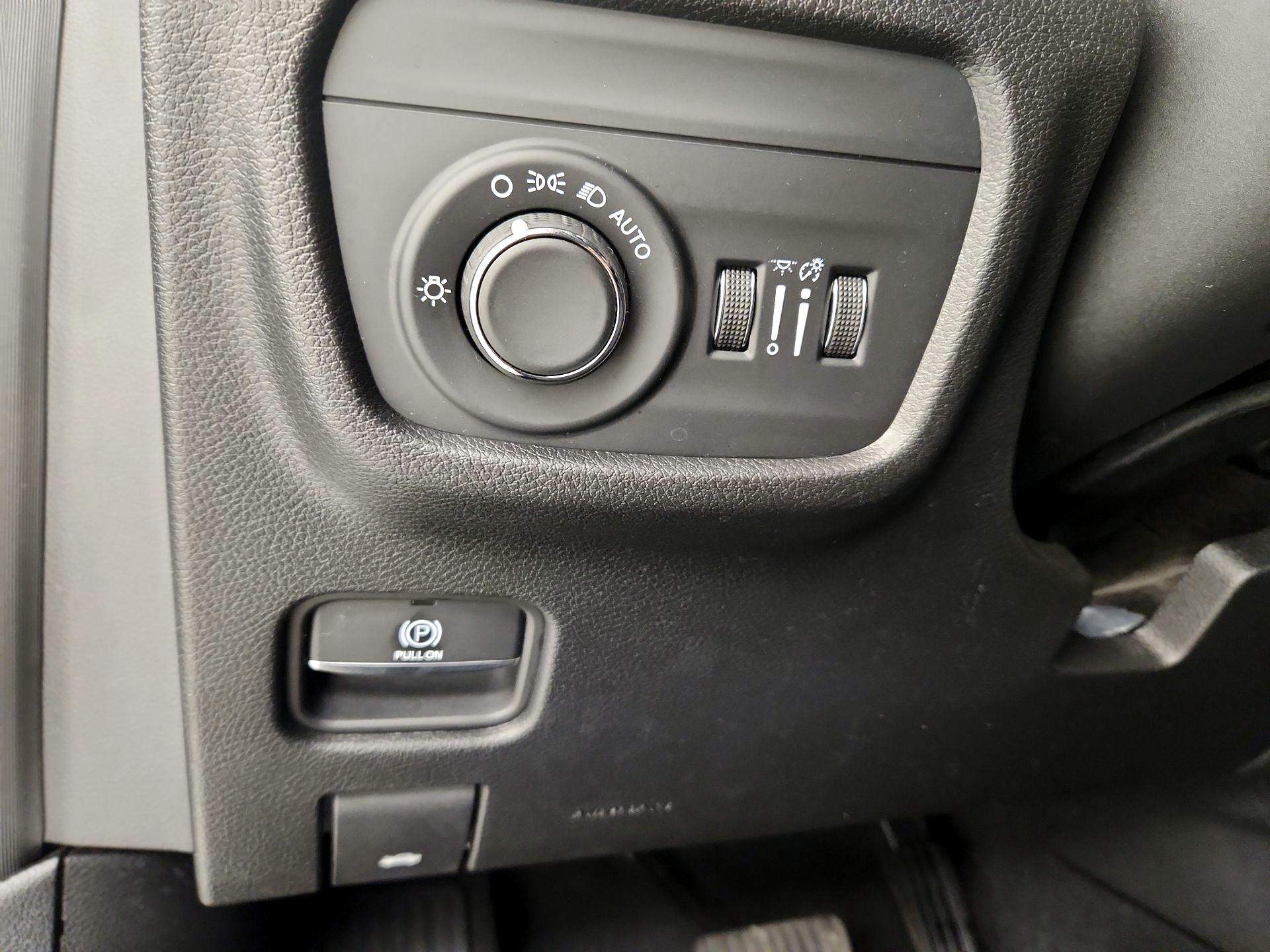 Thumbnail: 2022 Jeep Grand Cherokee - 13