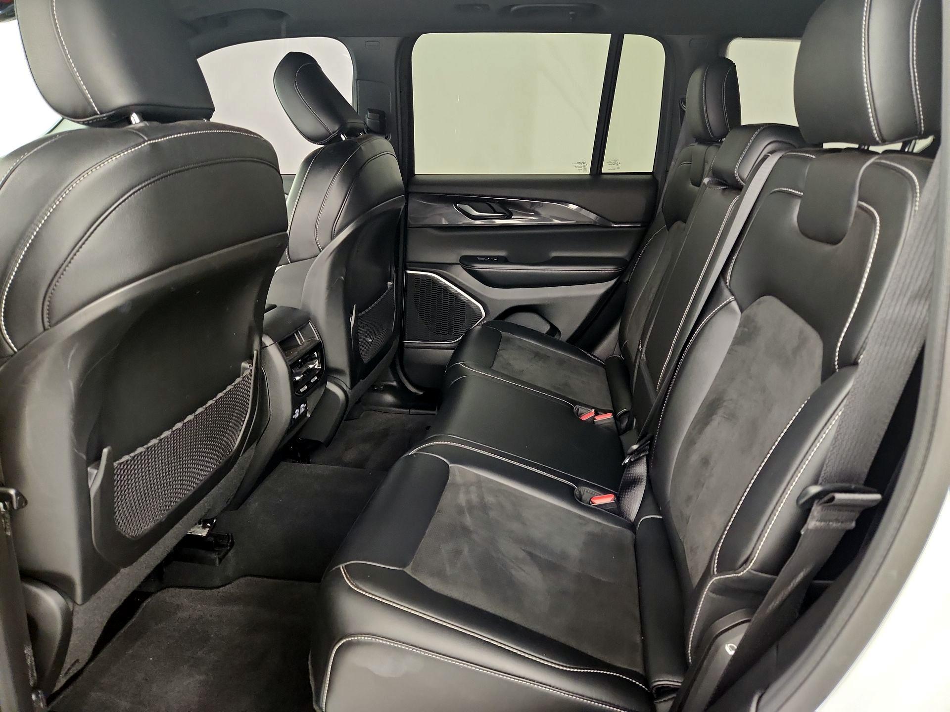 Thumbnail: 2022 Jeep Grand Cherokee - 20