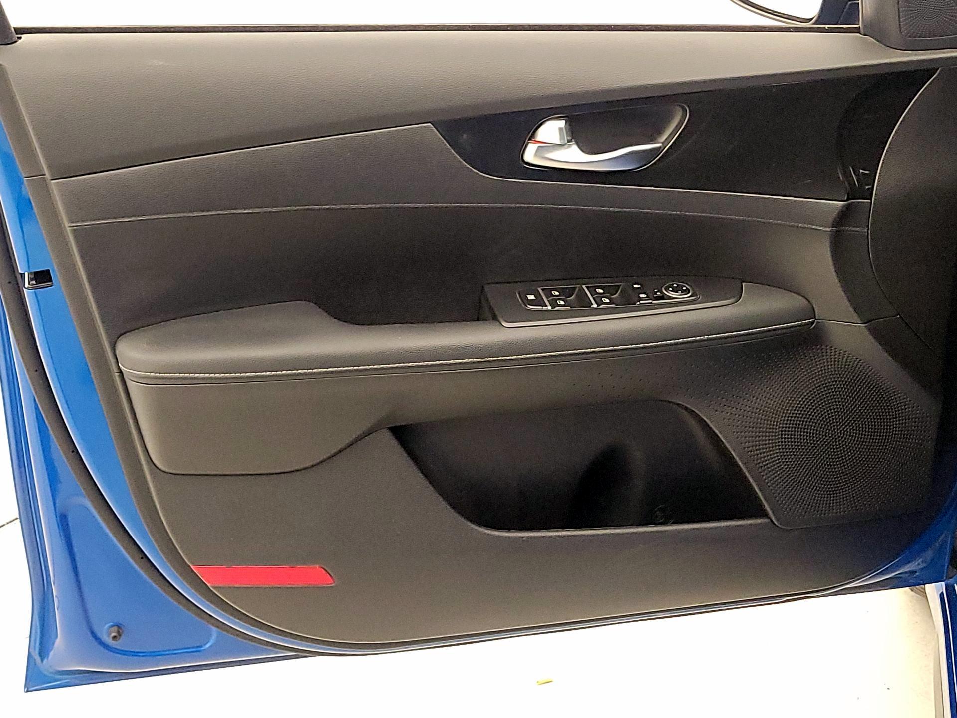 Thumbnail: 2023 Kia Forte - 12