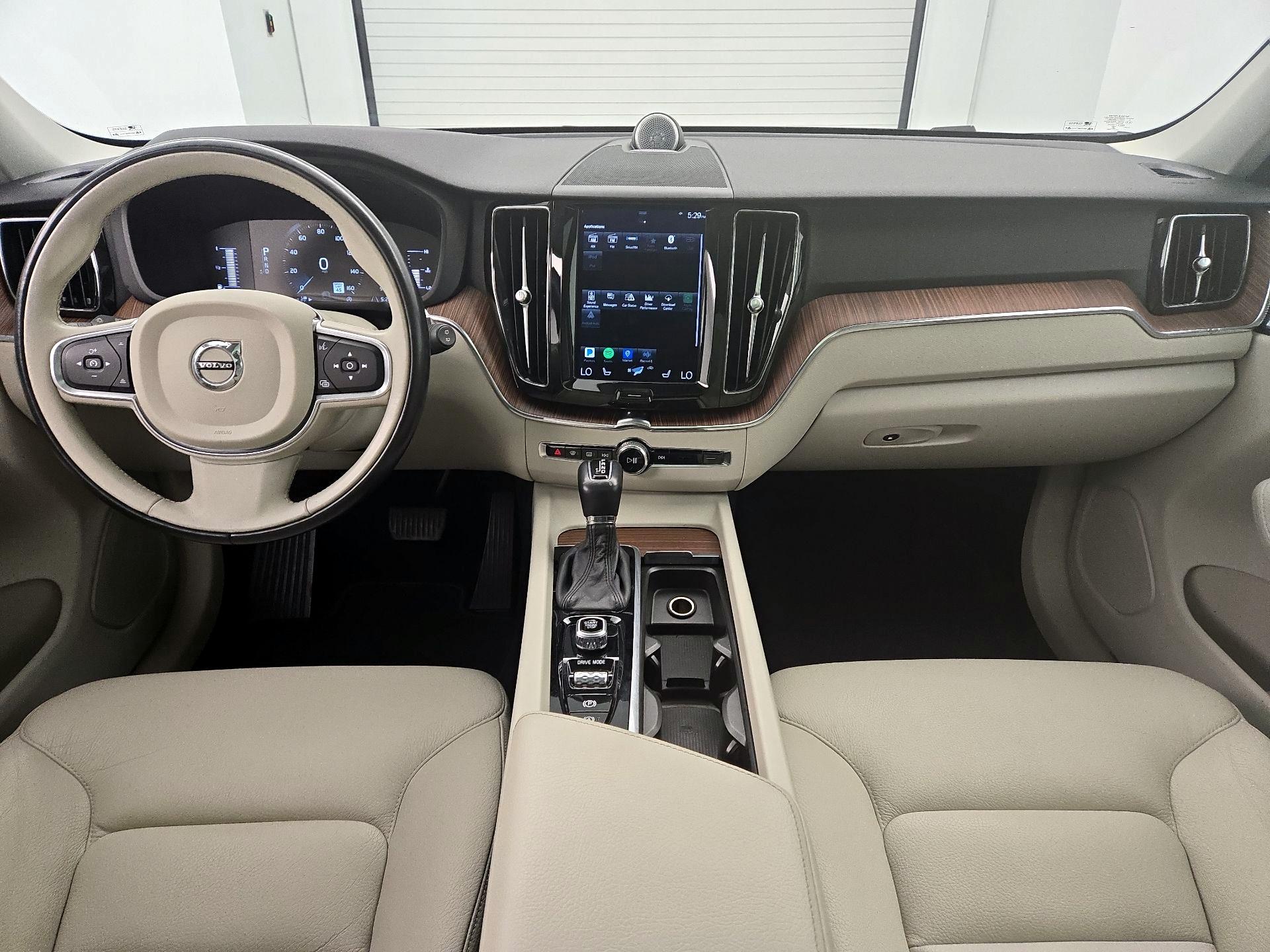 Thumbnail: 2018 Volvo XC60 - 9