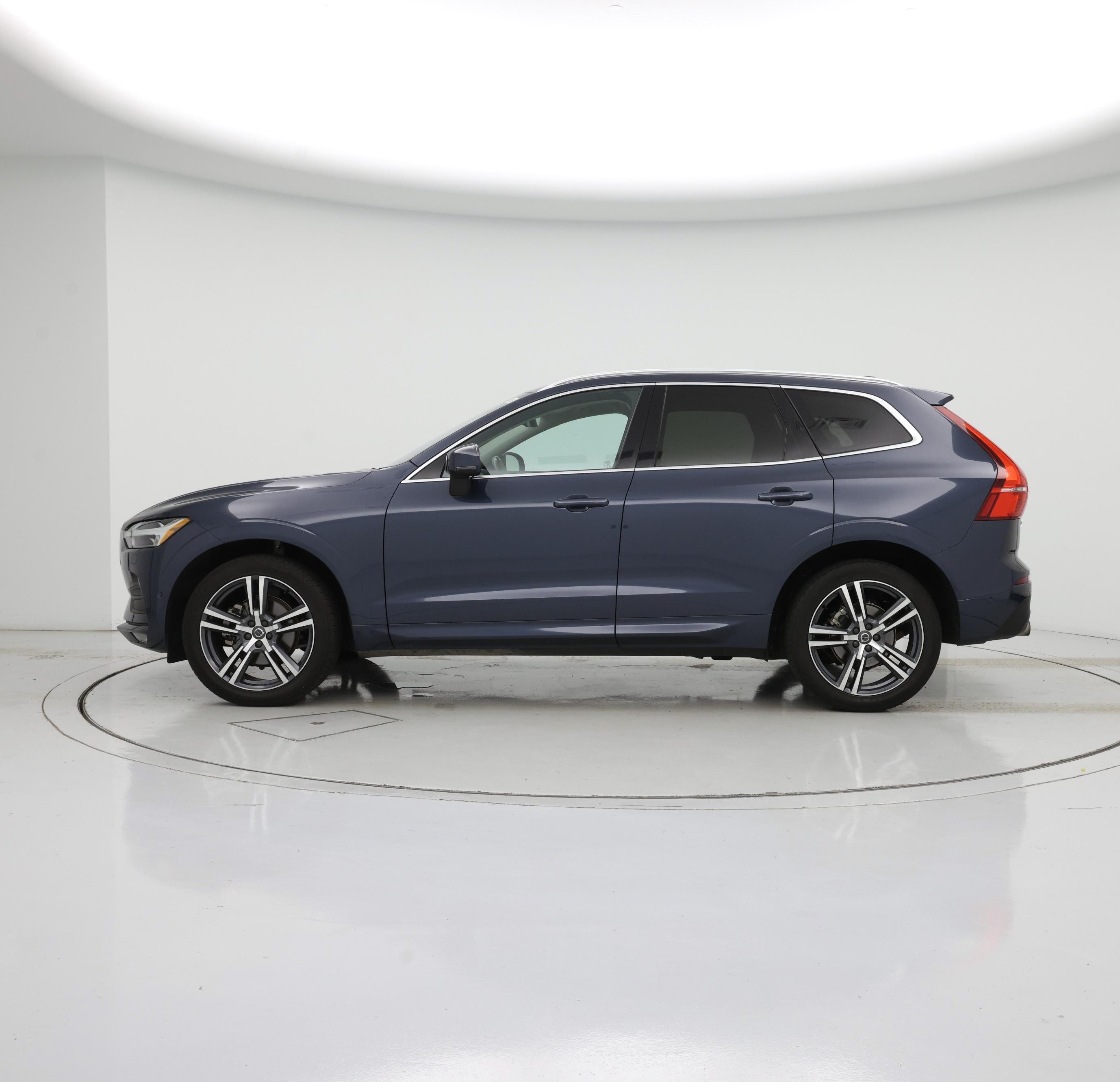 Thumbnail: 2018 Volvo XC60 - 3