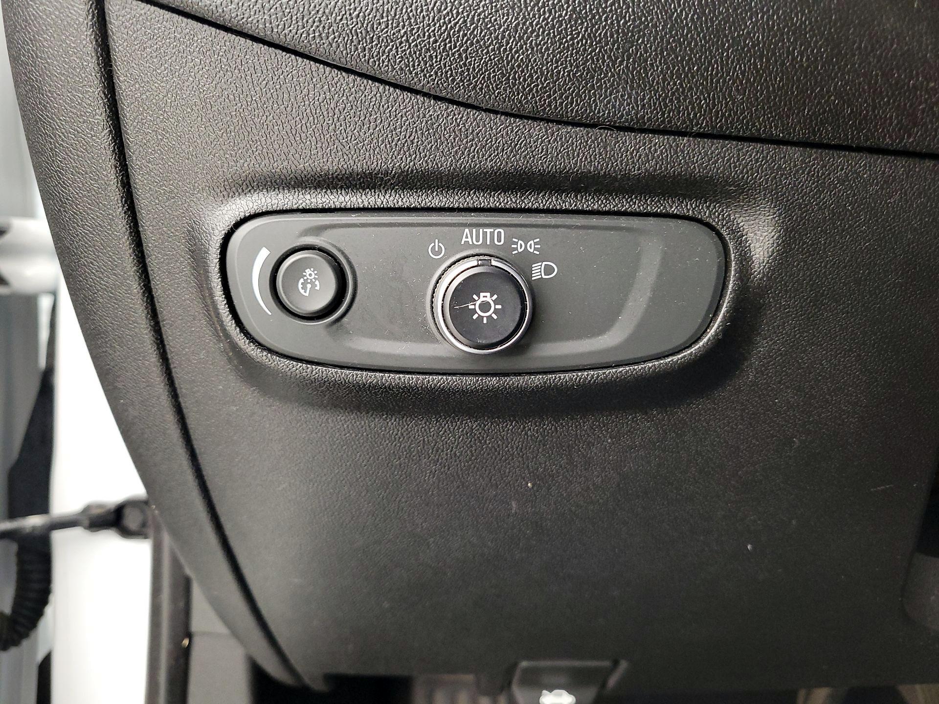 Thumbnail: 2019 Chevrolet Equinox - 13