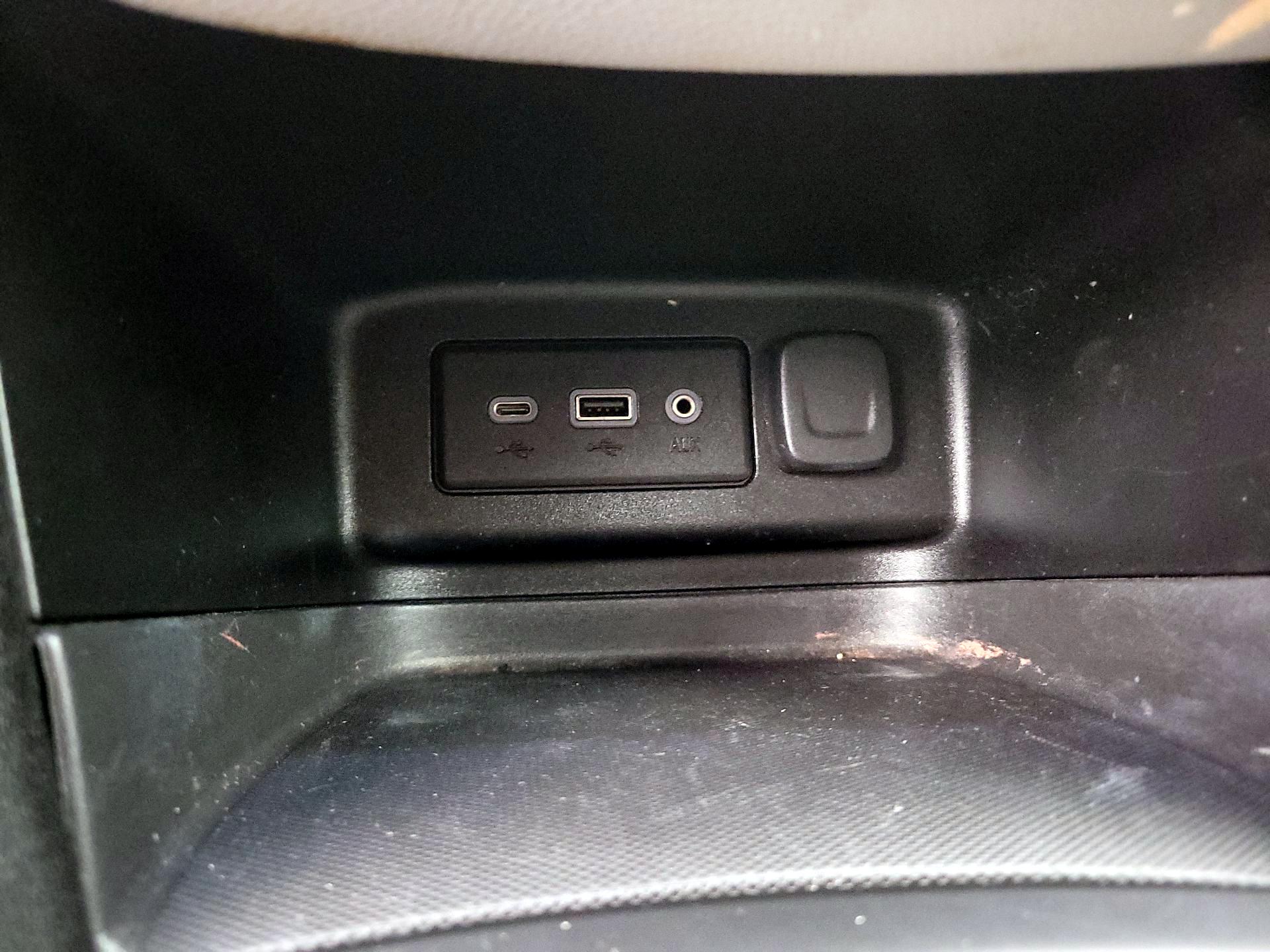 Thumbnail: 2019 Chevrolet Equinox - 18