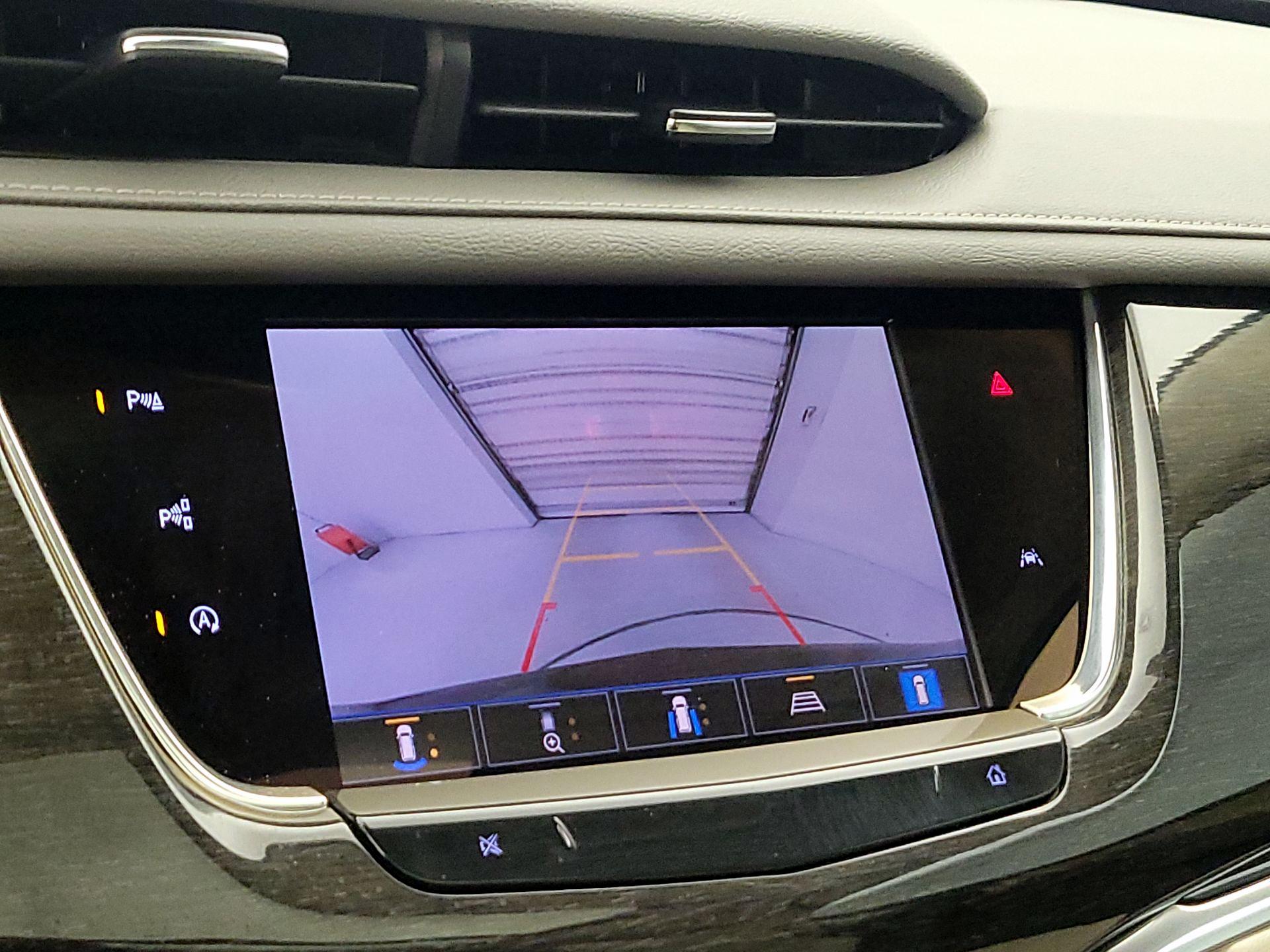 Thumbnail: 2022 Cadillac XT6 - 15