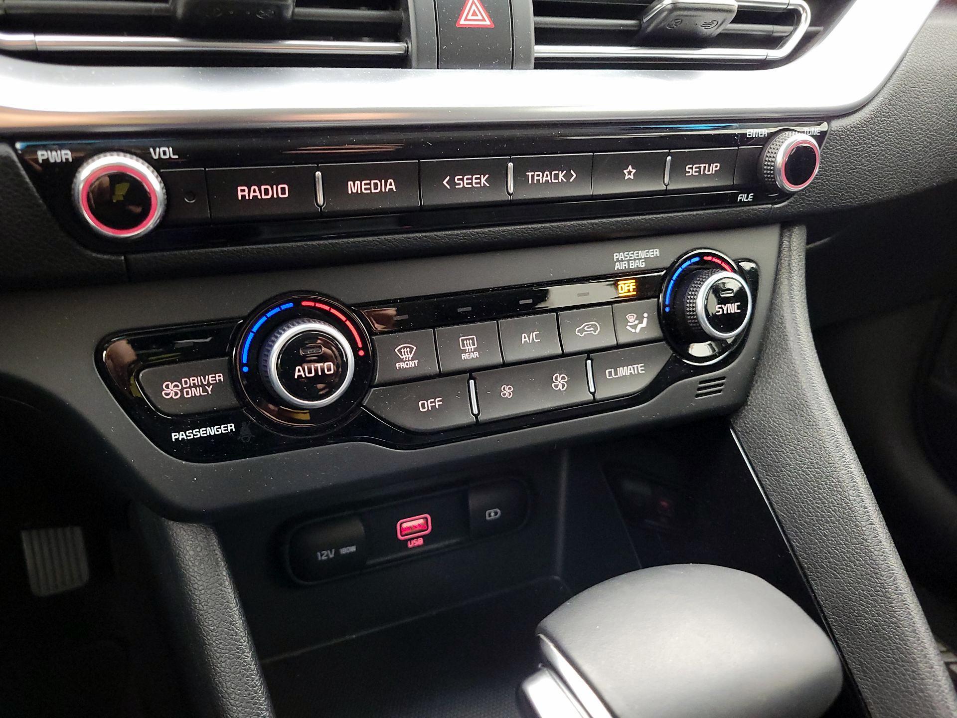 Thumbnail: 2020 Kia Niro - 16