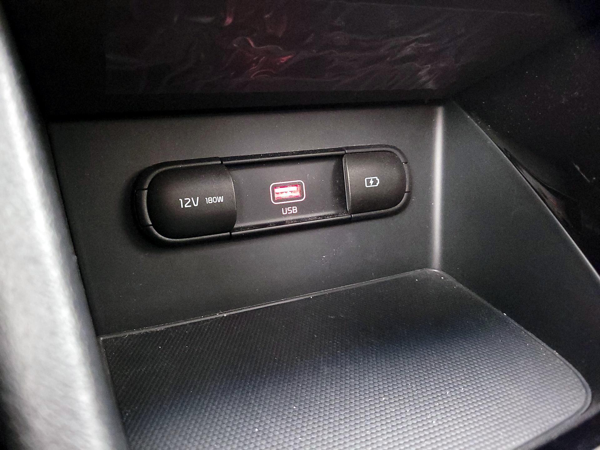 Thumbnail: 2020 Kia Niro - 18